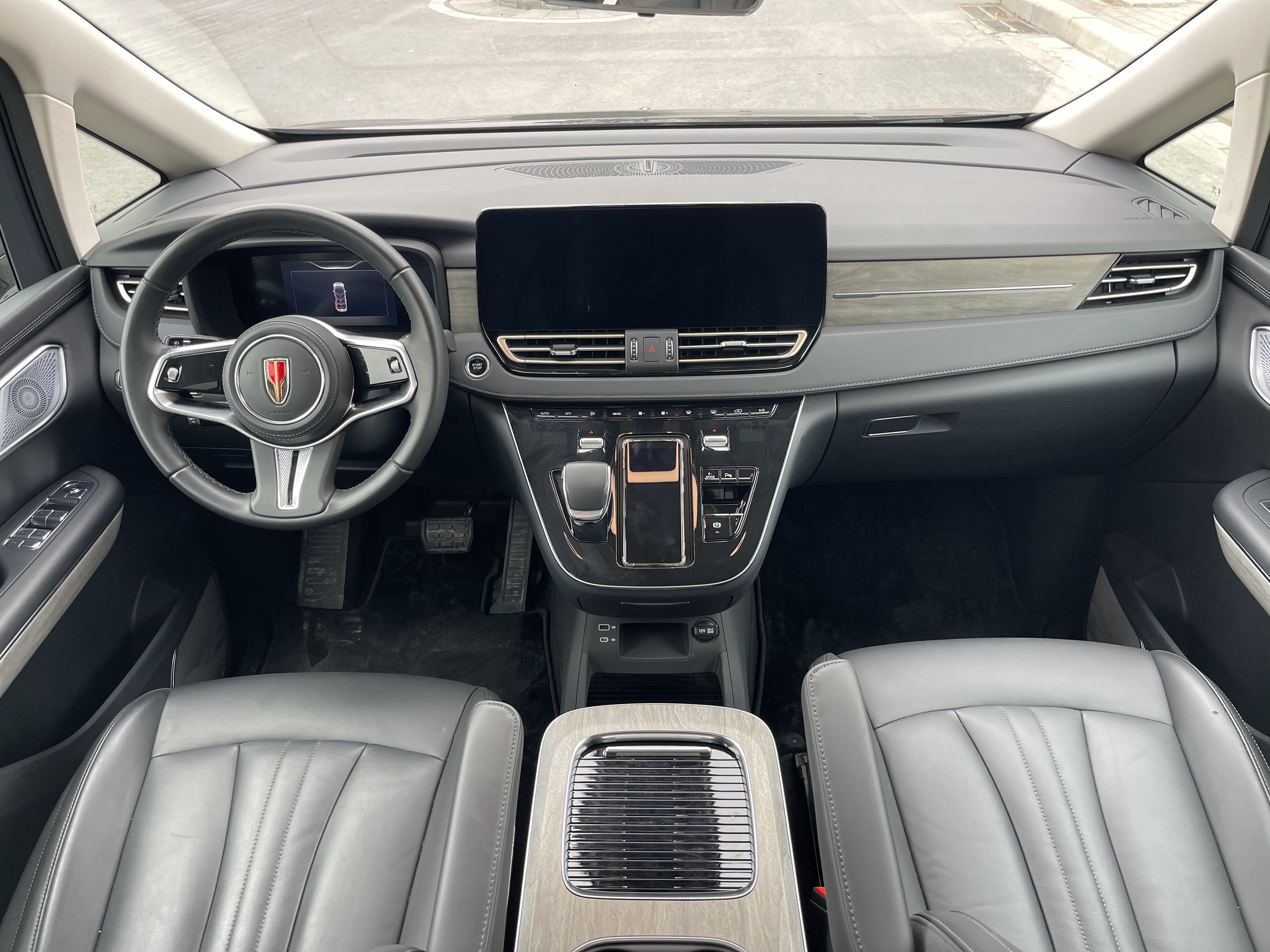 HongQi HQ9 PHEV 2024 car image #11