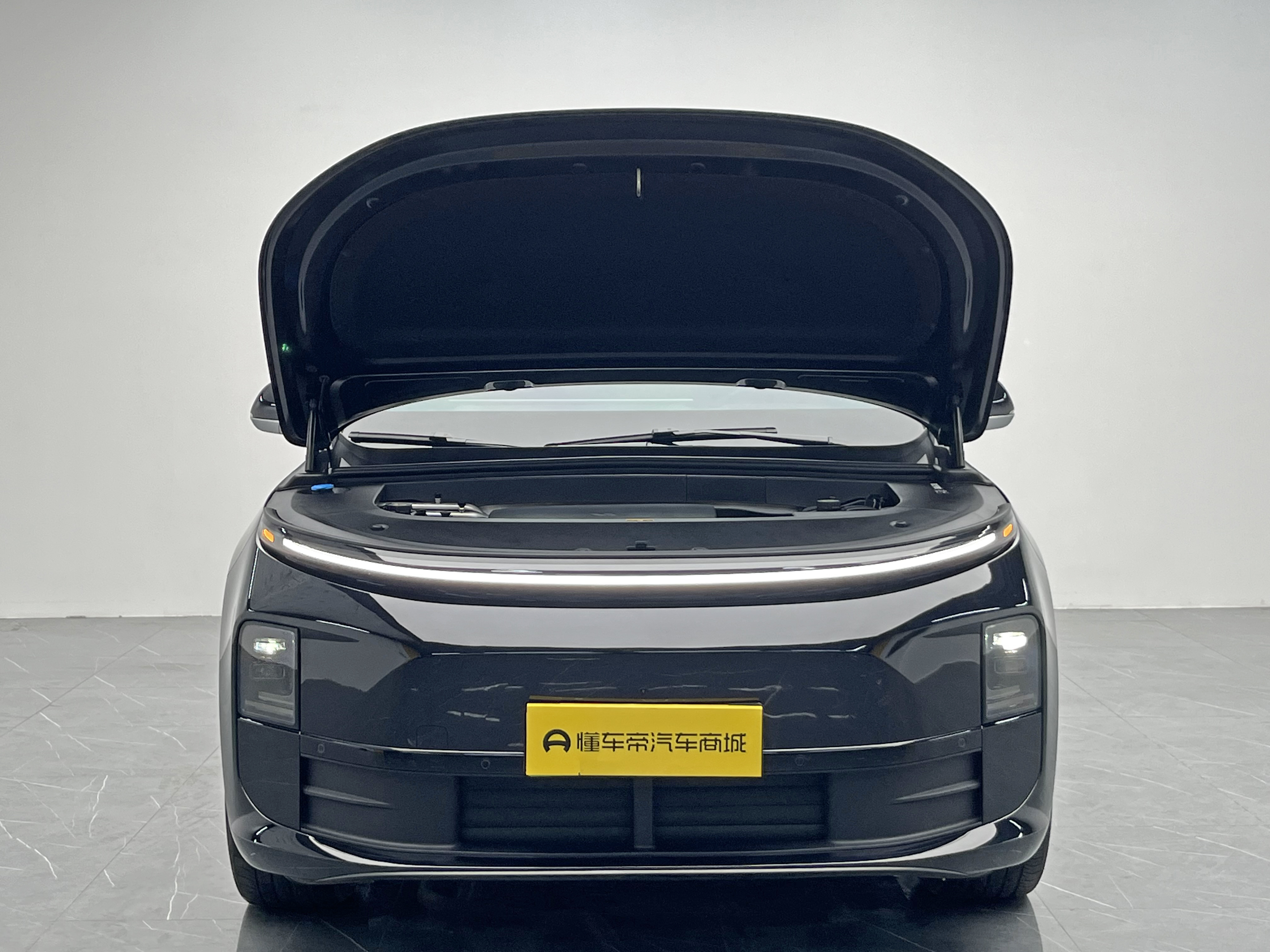 Li L6 2025 image de voiture #11