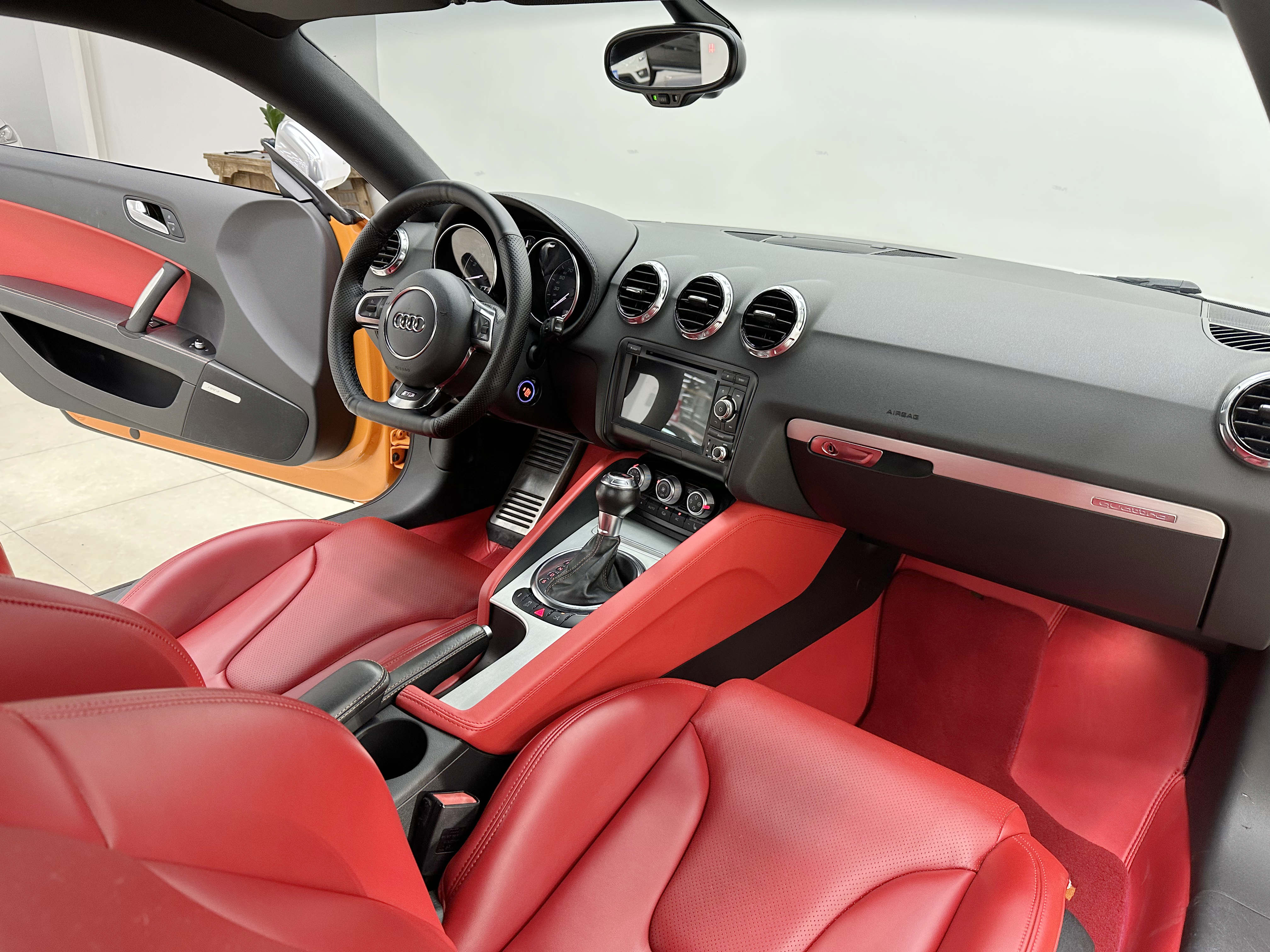 Audi TTS 2011 #11 Audi TTS 2011 car image #11