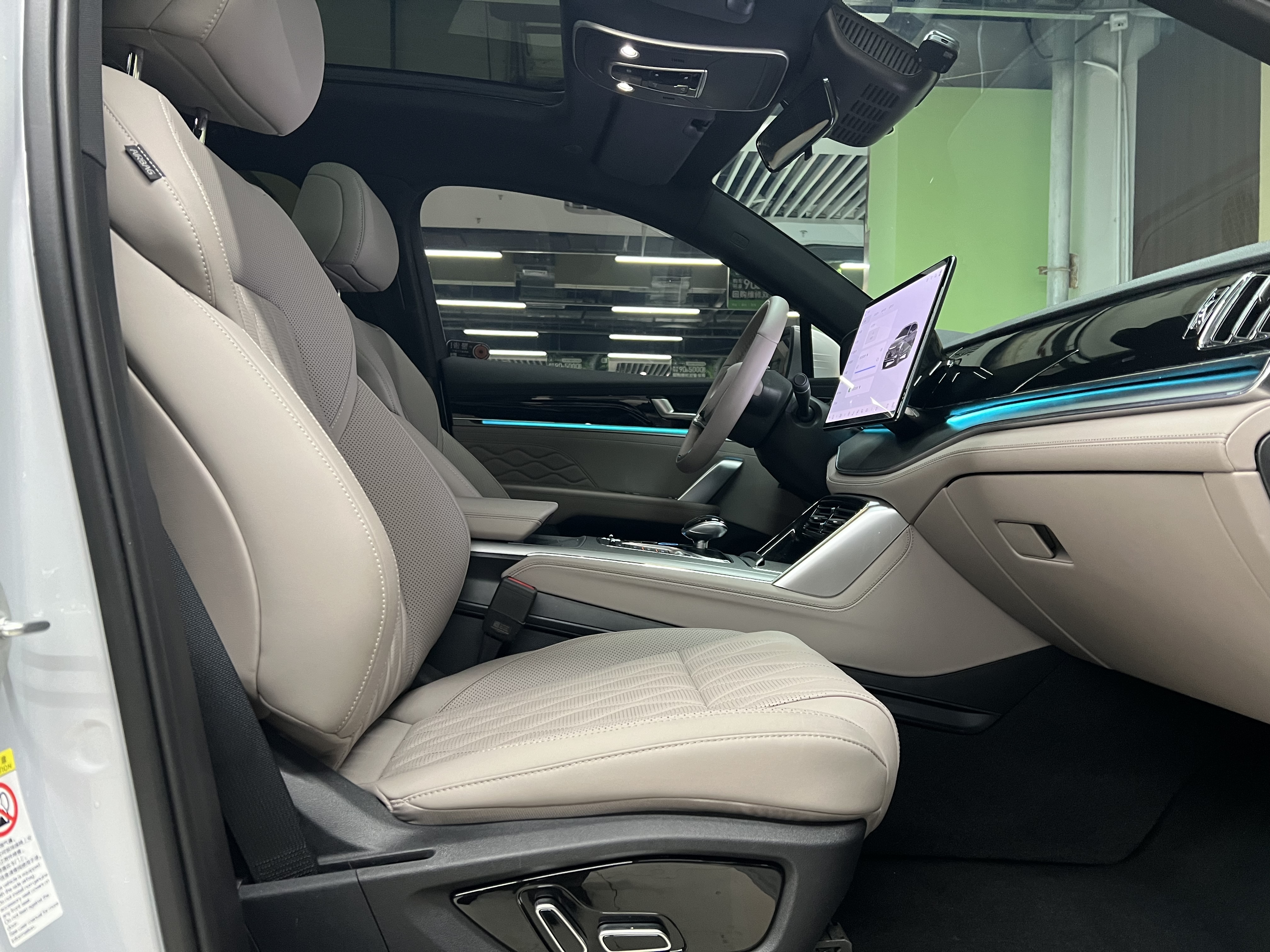 BYD Tang New Energy 2024 car image #11