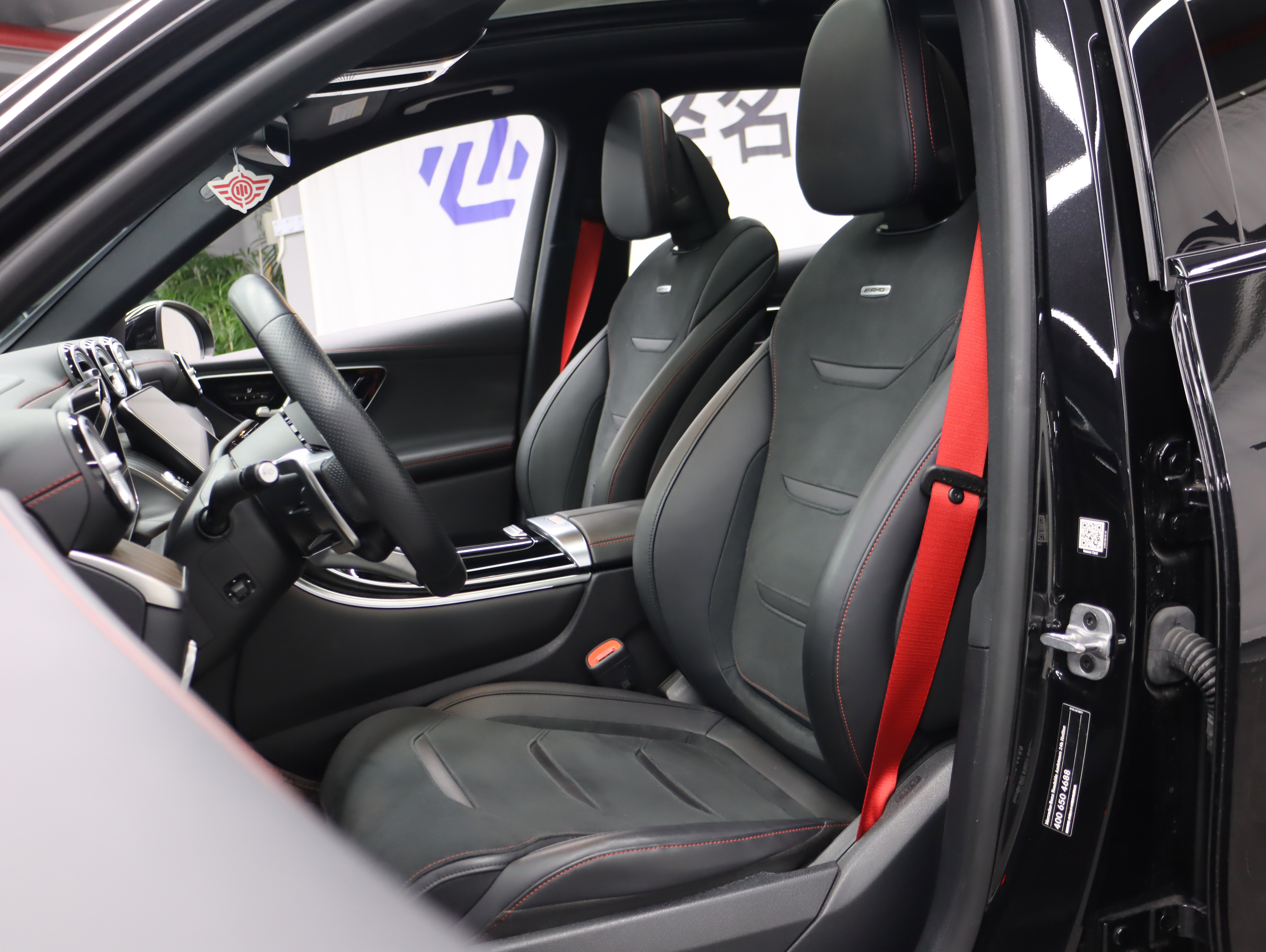 Mercedes-Benz GLC AMG 2025 #11 Mercedes-Benz GLC AMG 2025 car image #11