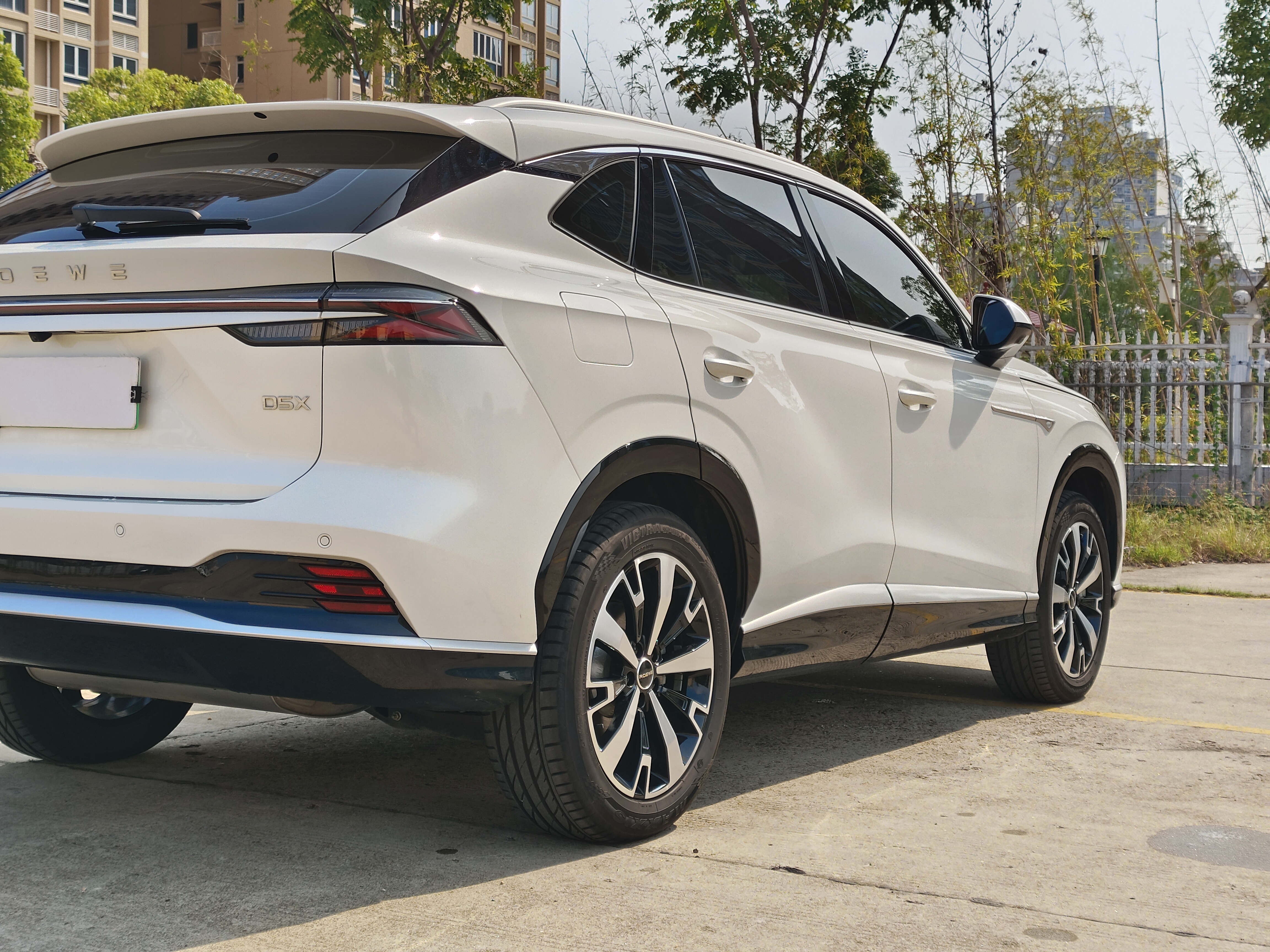 Roewe D5X DMH 2024 car image #11