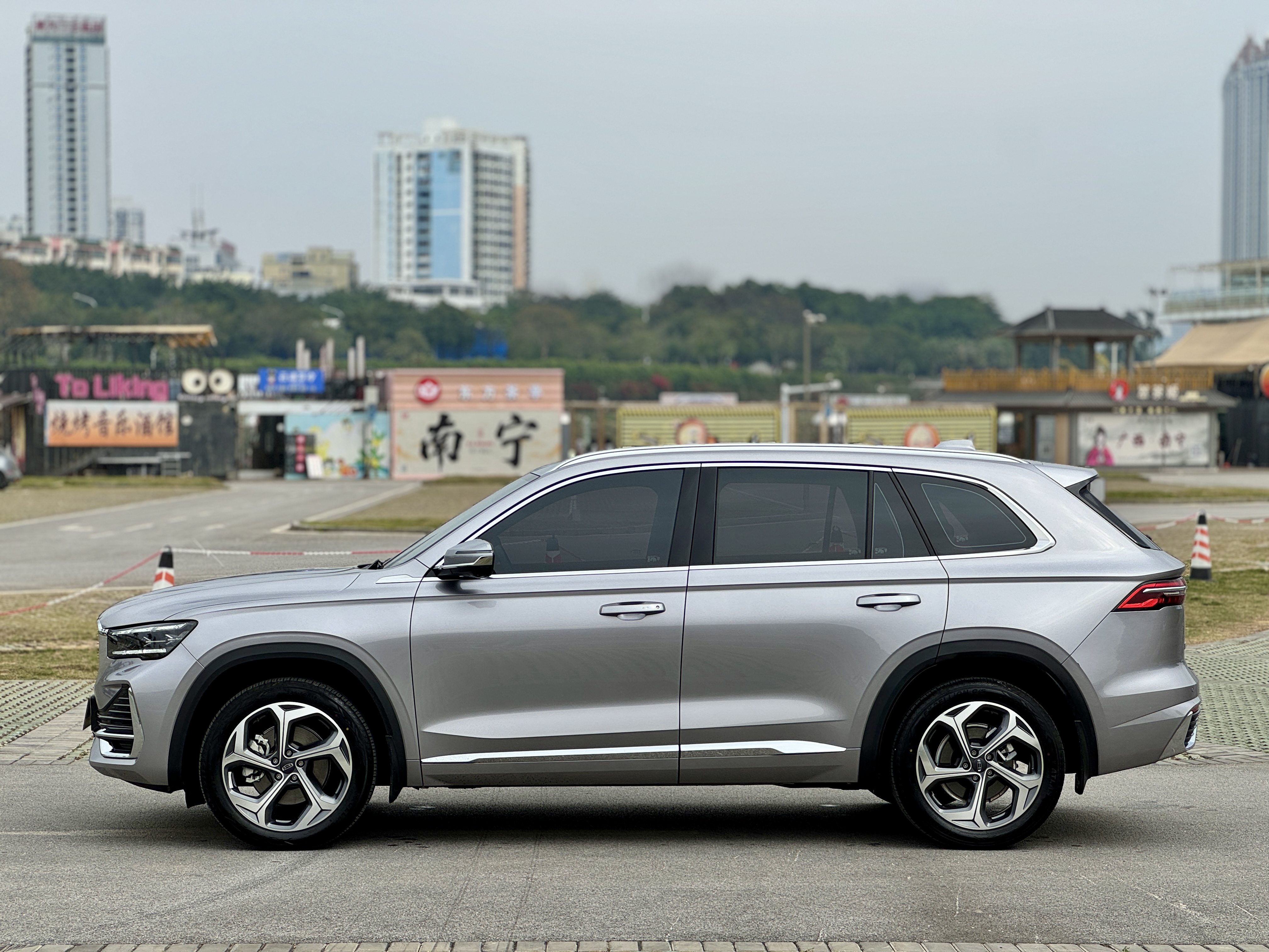 GEELY Monjaro 2024 car image #11