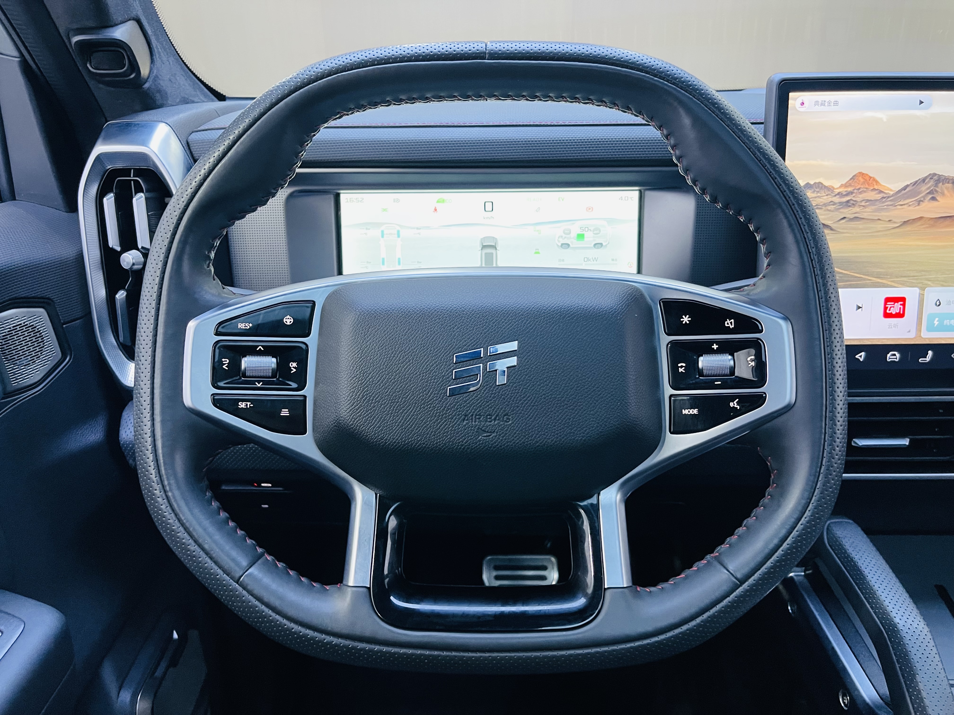 Jetour T2 2025 car image #11