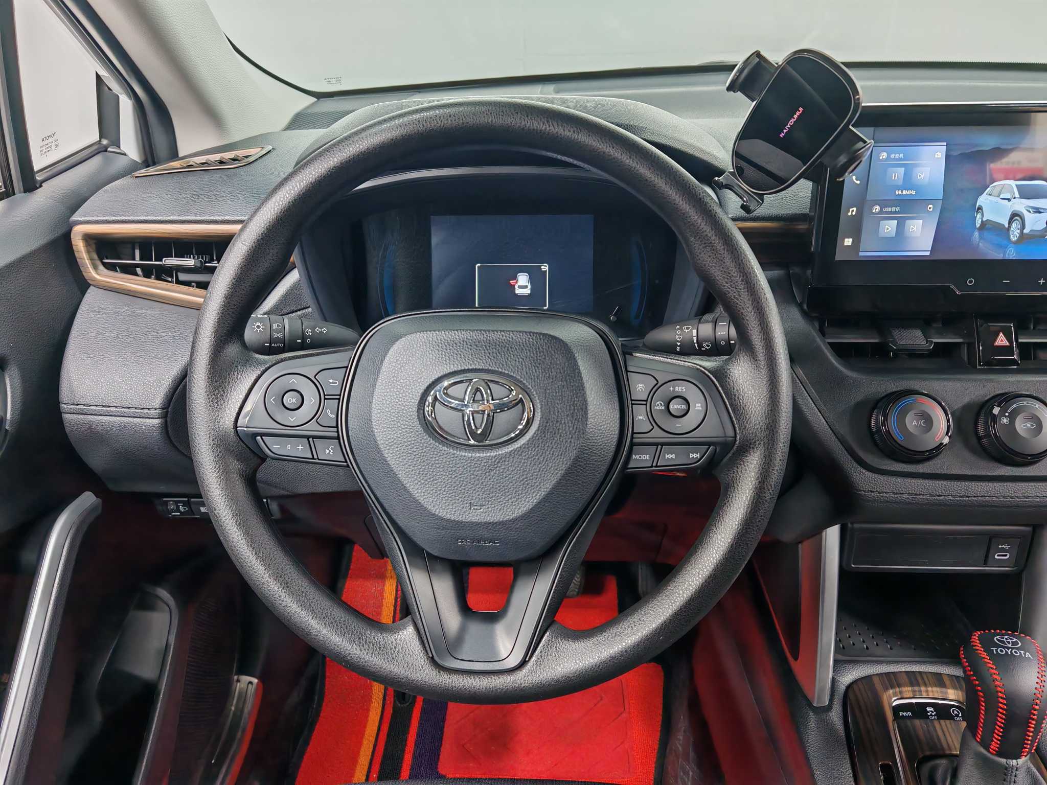 Corolla Cross 2024 car image #11