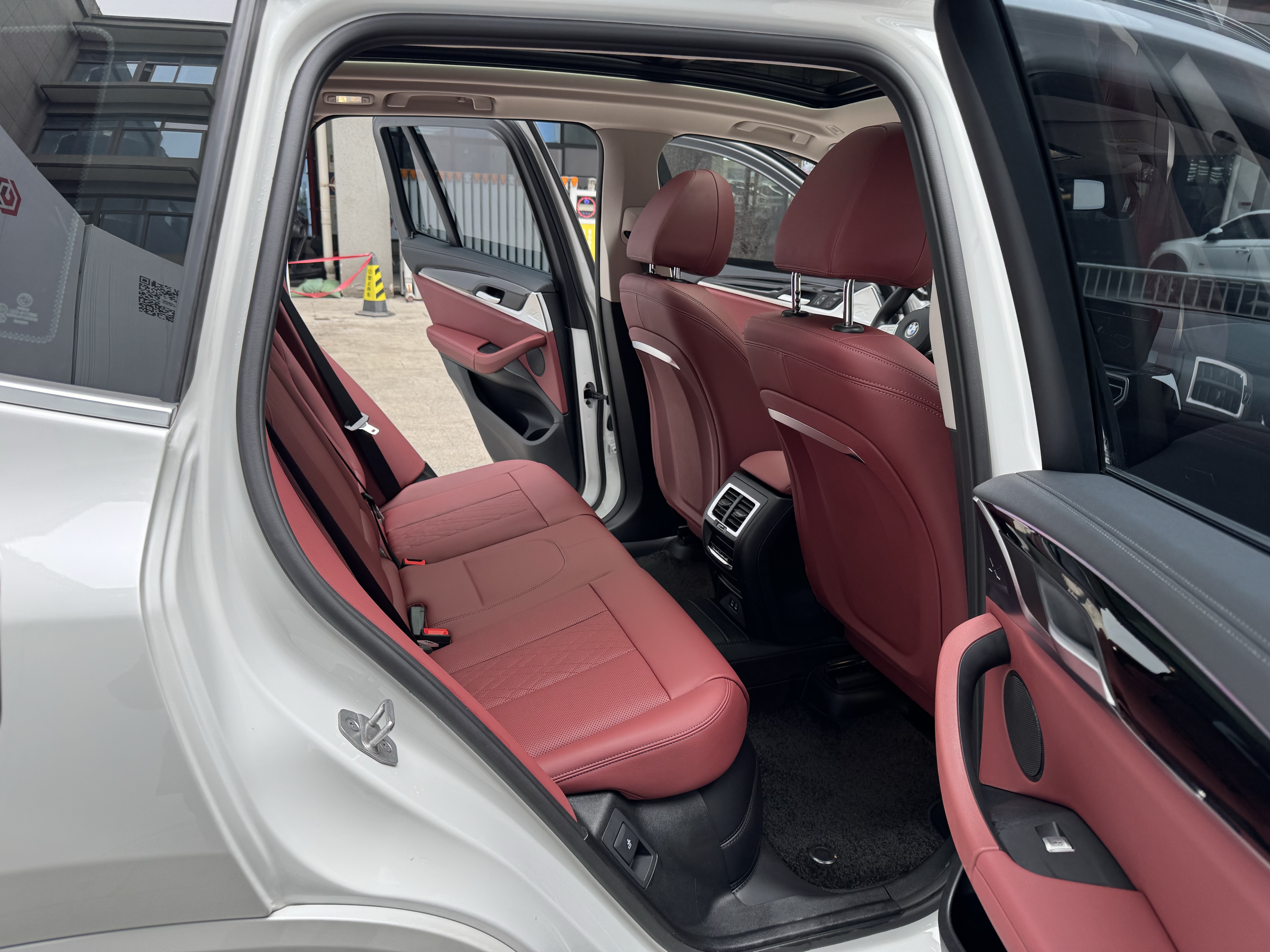 BMW X3 2024 car image #11