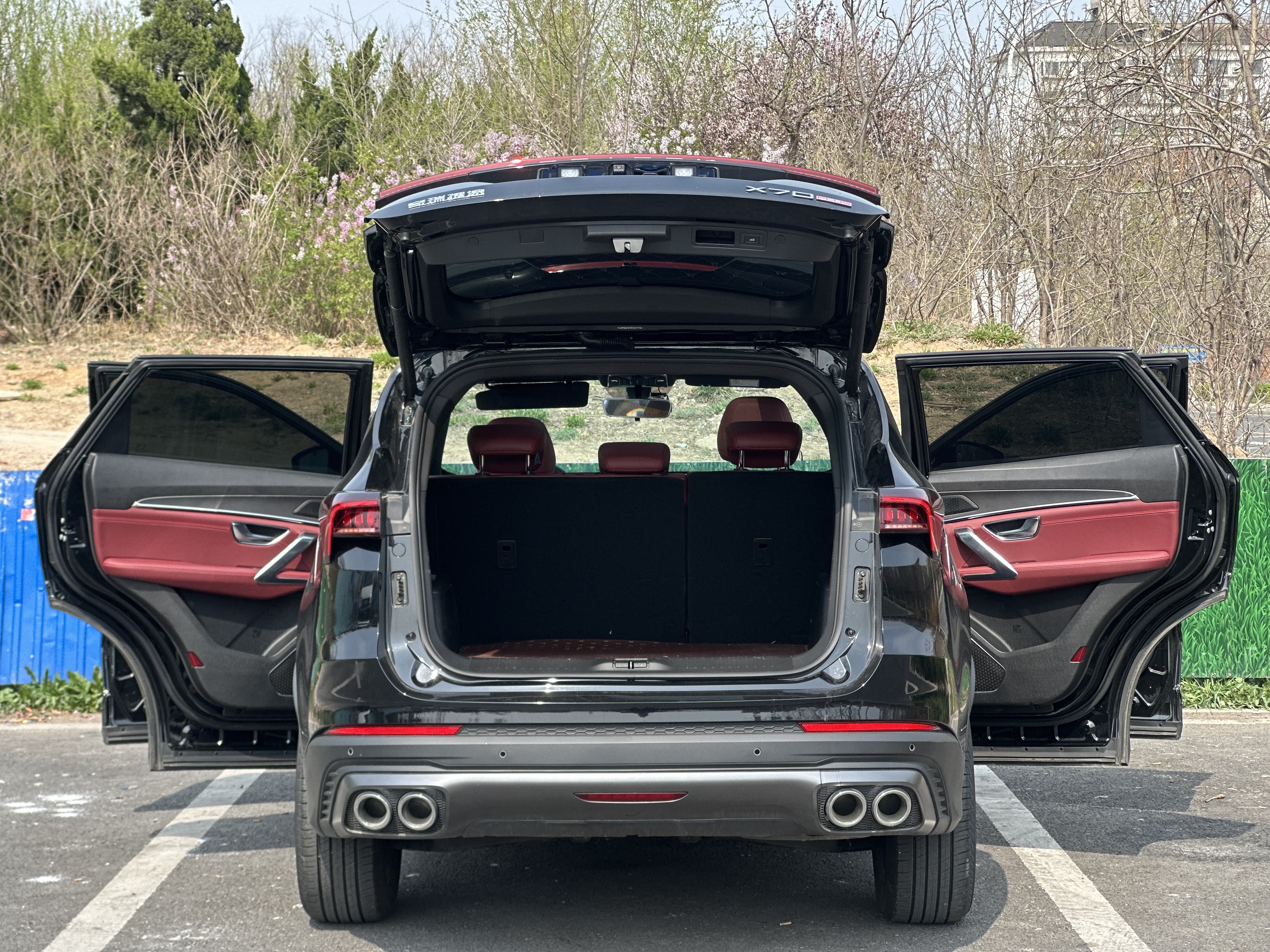 X70 PLUS 2025 car image #11