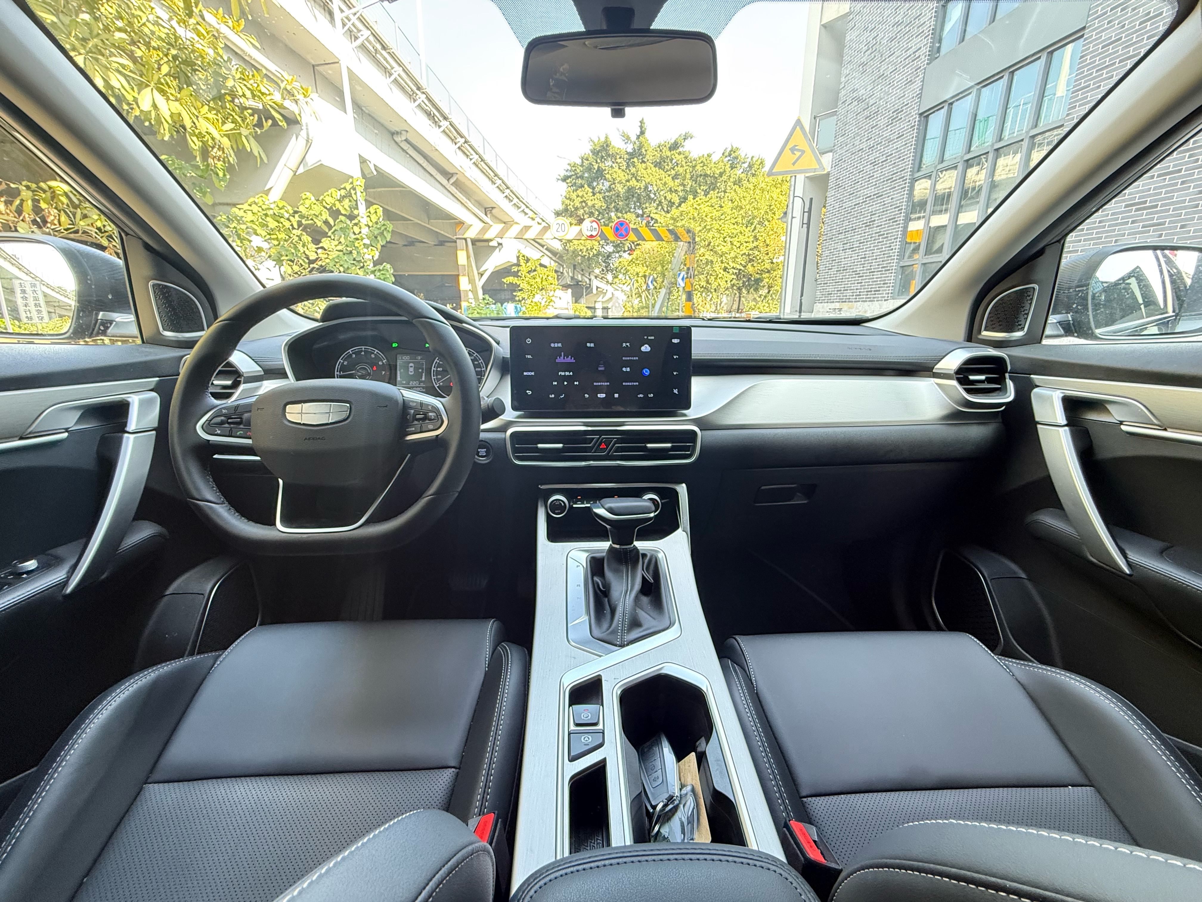 GEELY Coolray 2025 #11 GEELY Coolray 2025 car image #11