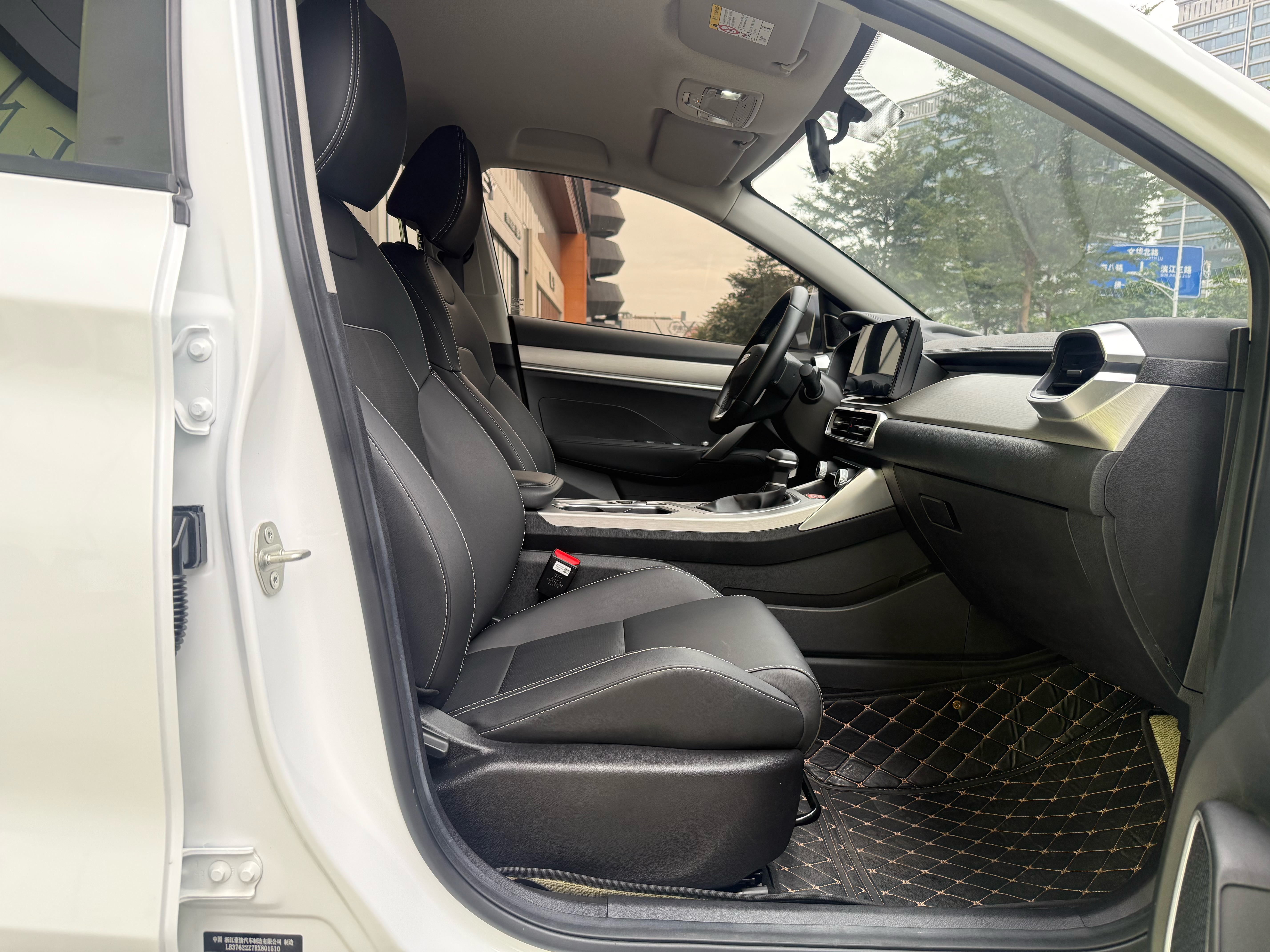 GEELY Coolray 2025 #11 GEELY Coolray 2025 car image #11