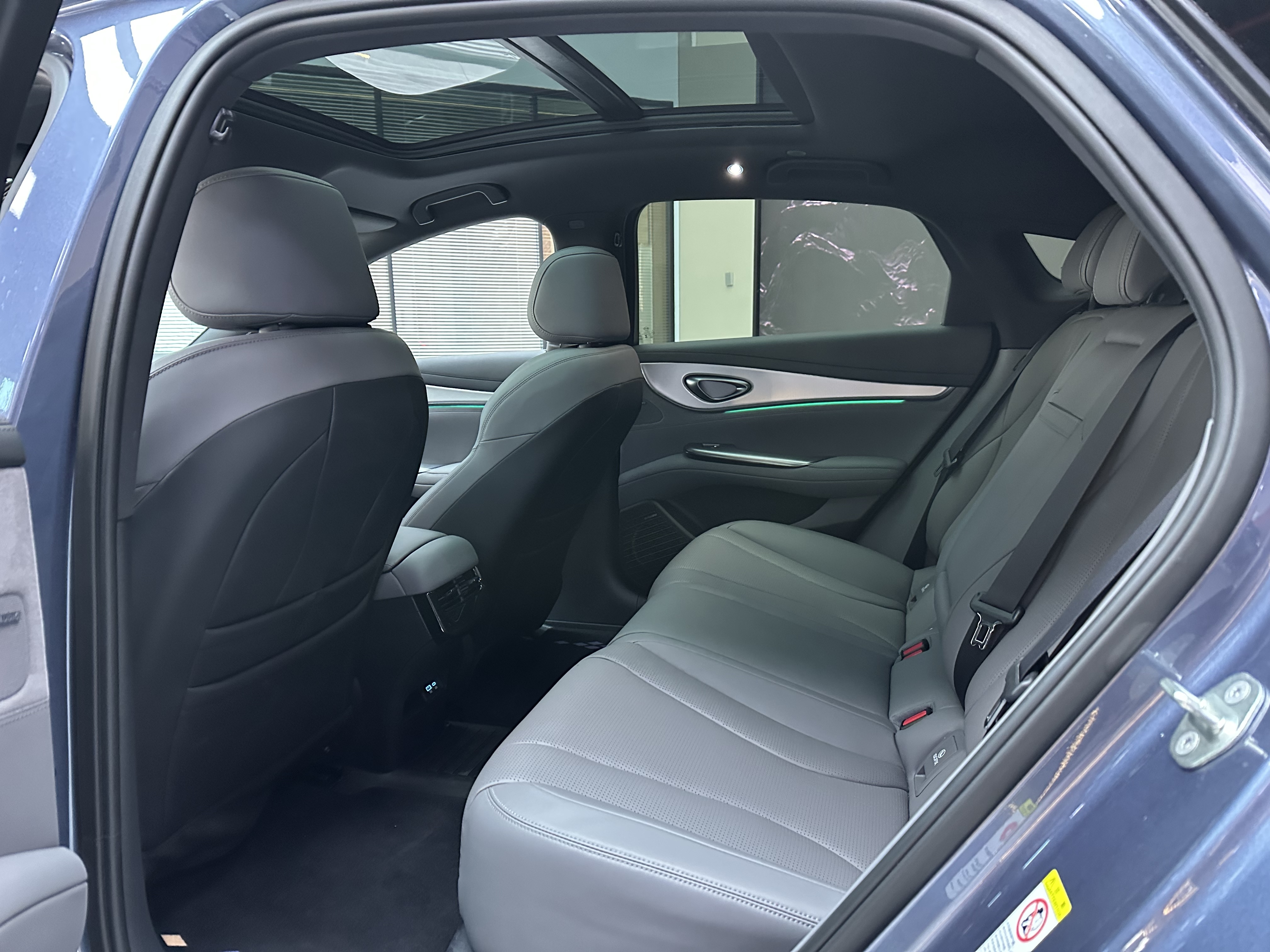 BYD Seal 07 DM-i 2025 car image #11