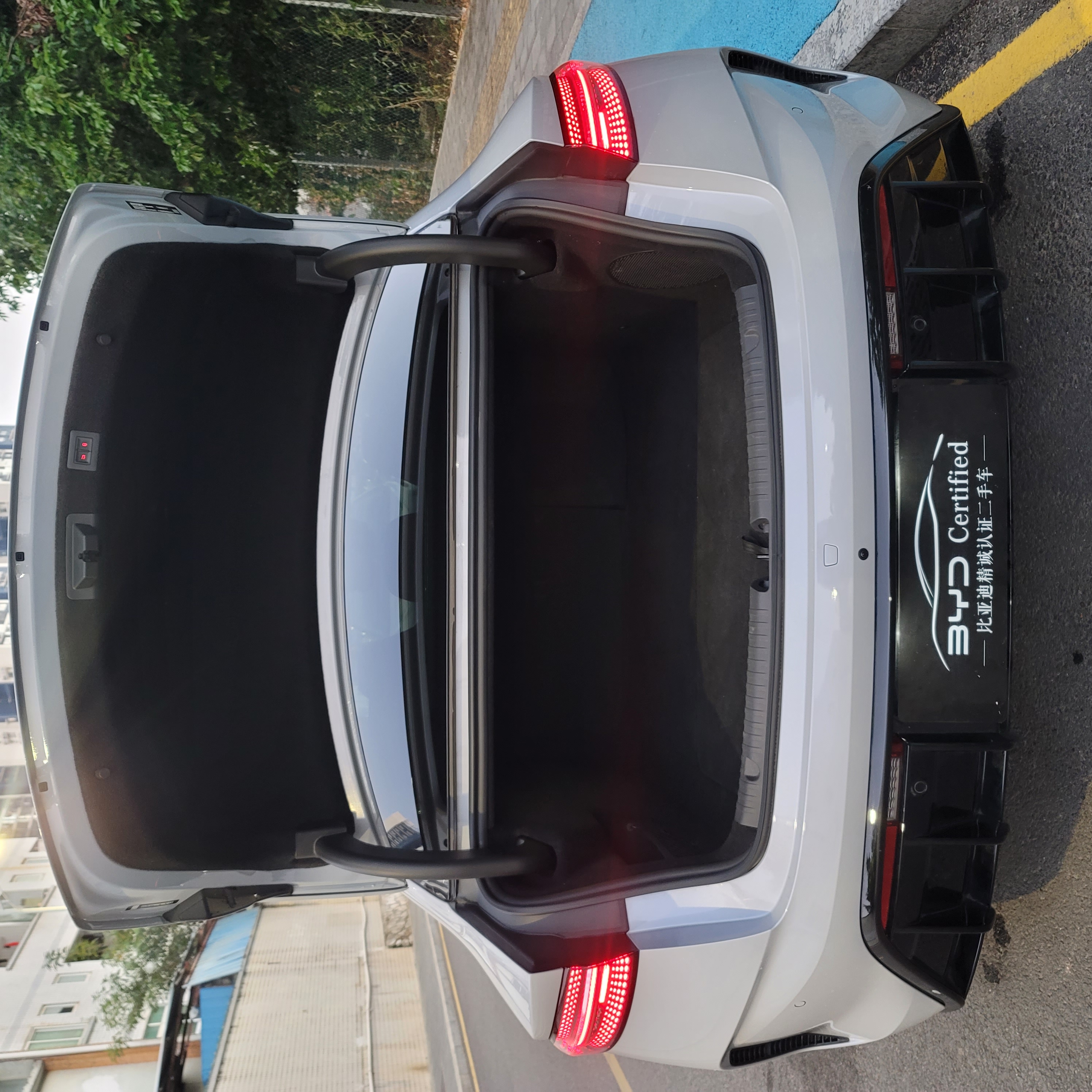 BYD Seal 2024 car image #11