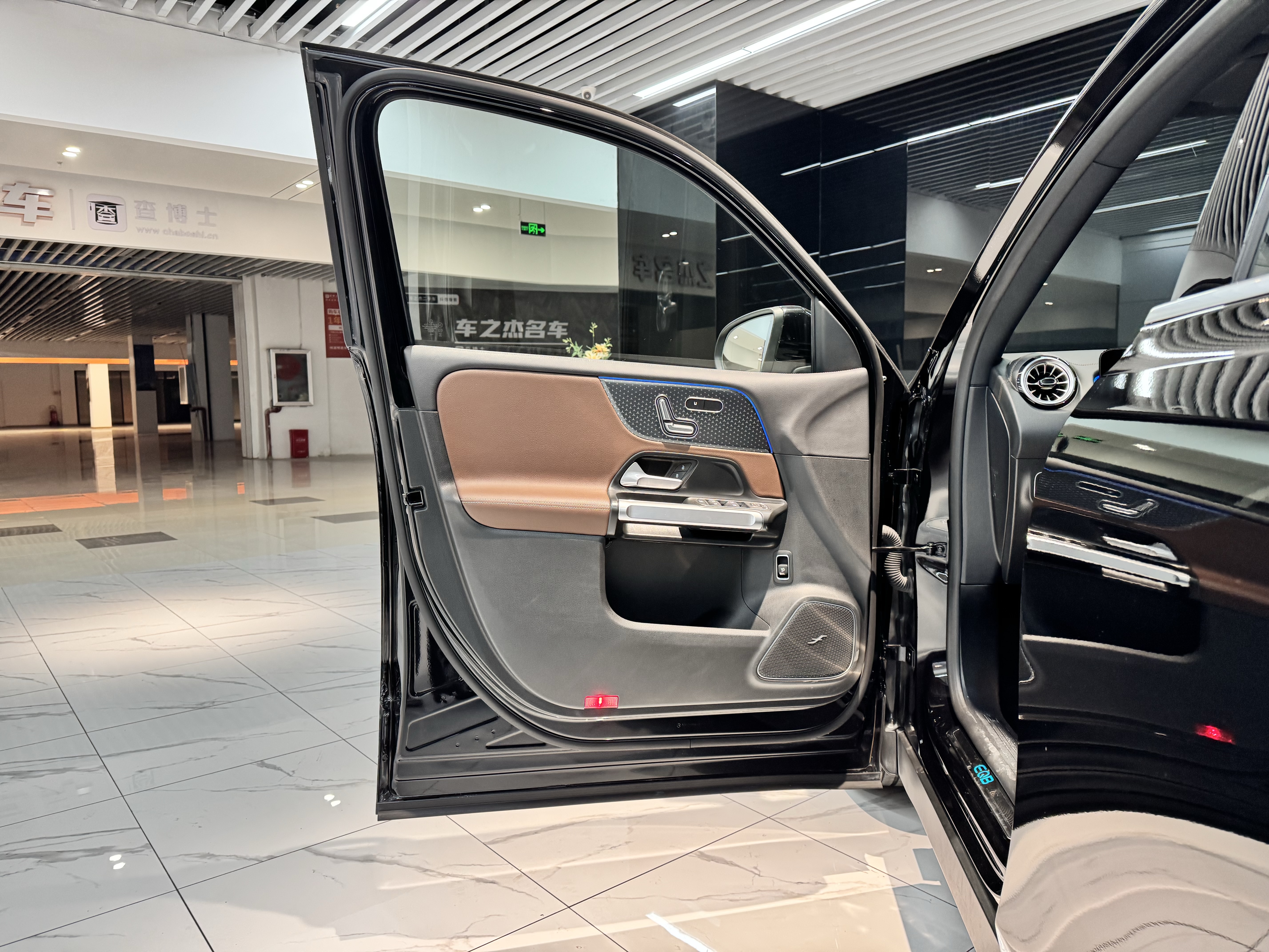 Mercedes-Benz EQB Class 2024 #11 Mercedes-Benz EQB Class 2024 immagine di auto #11