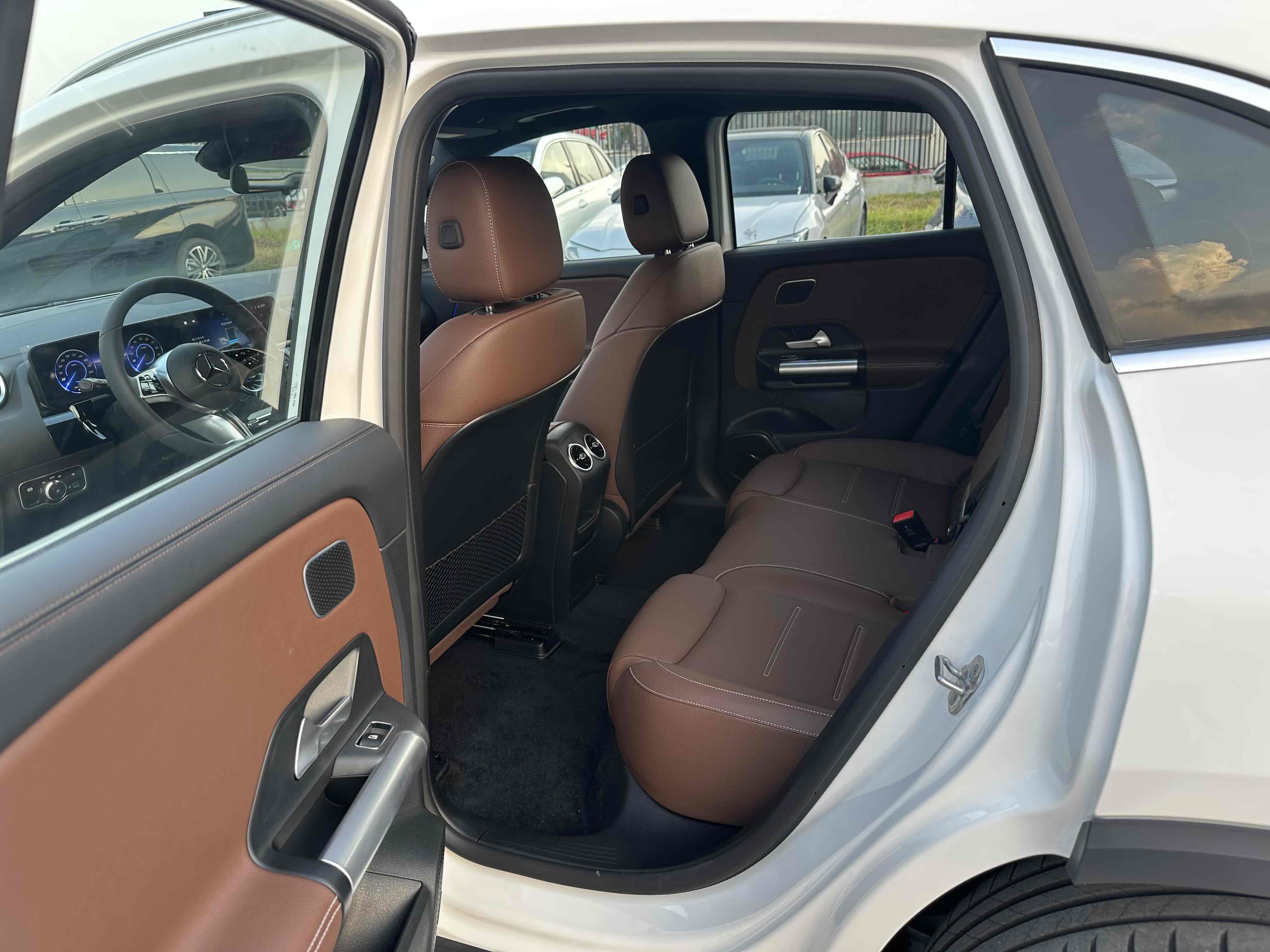 Mercedes-Benz EQA Class 2025 #11 Mercedes-Benz EQA Class 2025 imagen de coche #11