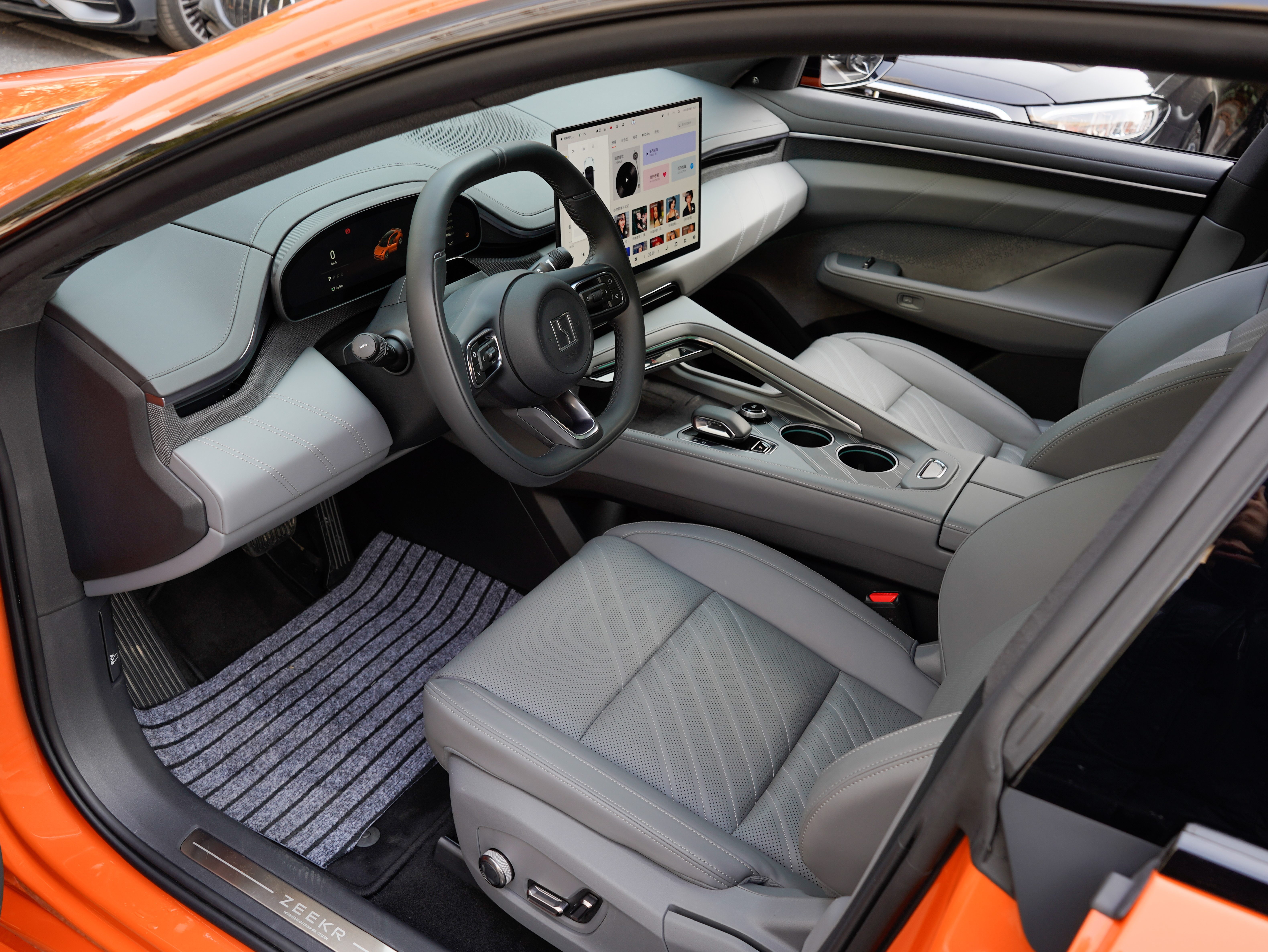 Zeekr 001 2024 immagine di auto #11