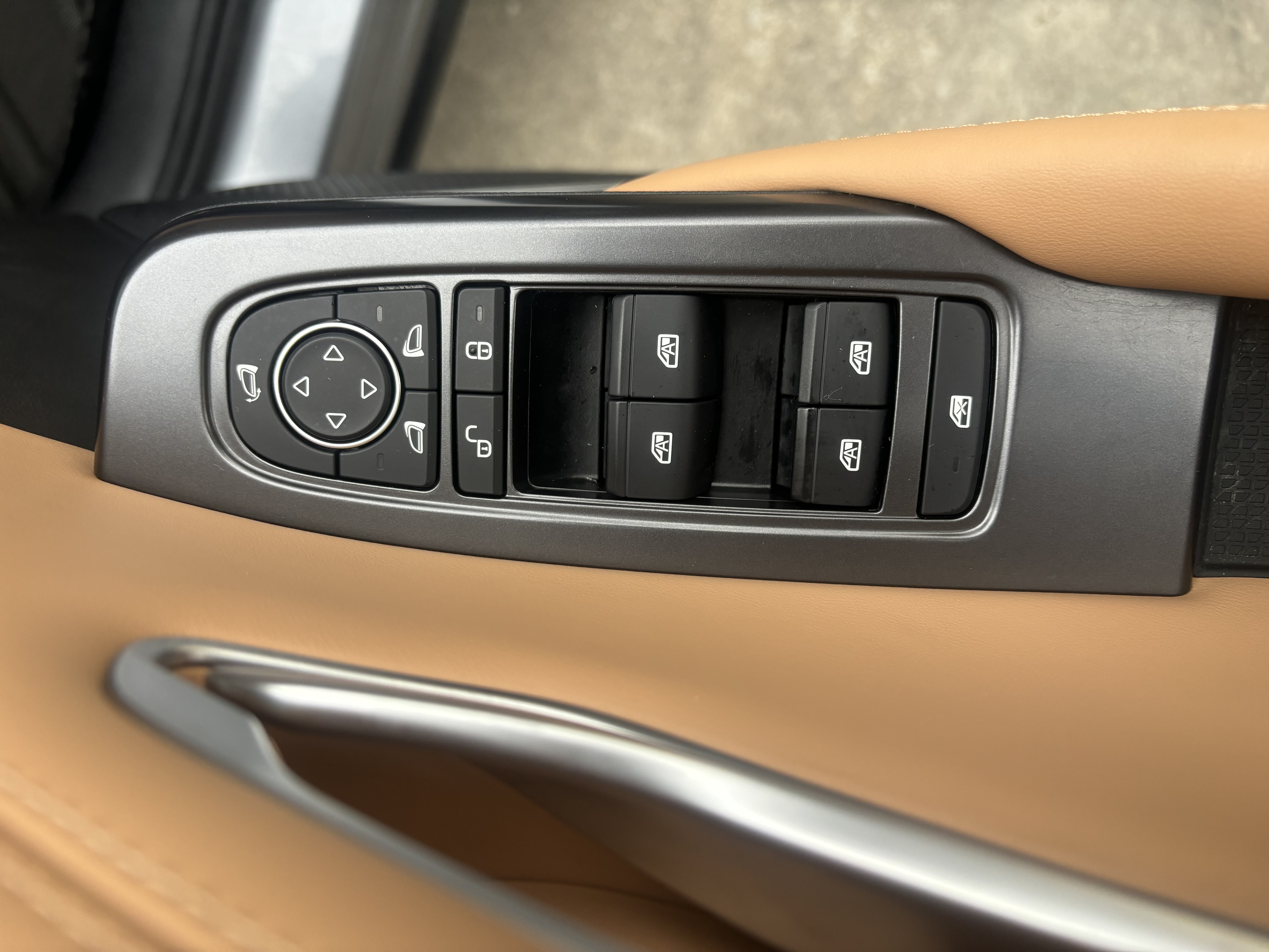 BYD SongL DM-i 2024 #11 BYD SongL DM-i 2024 car image #11