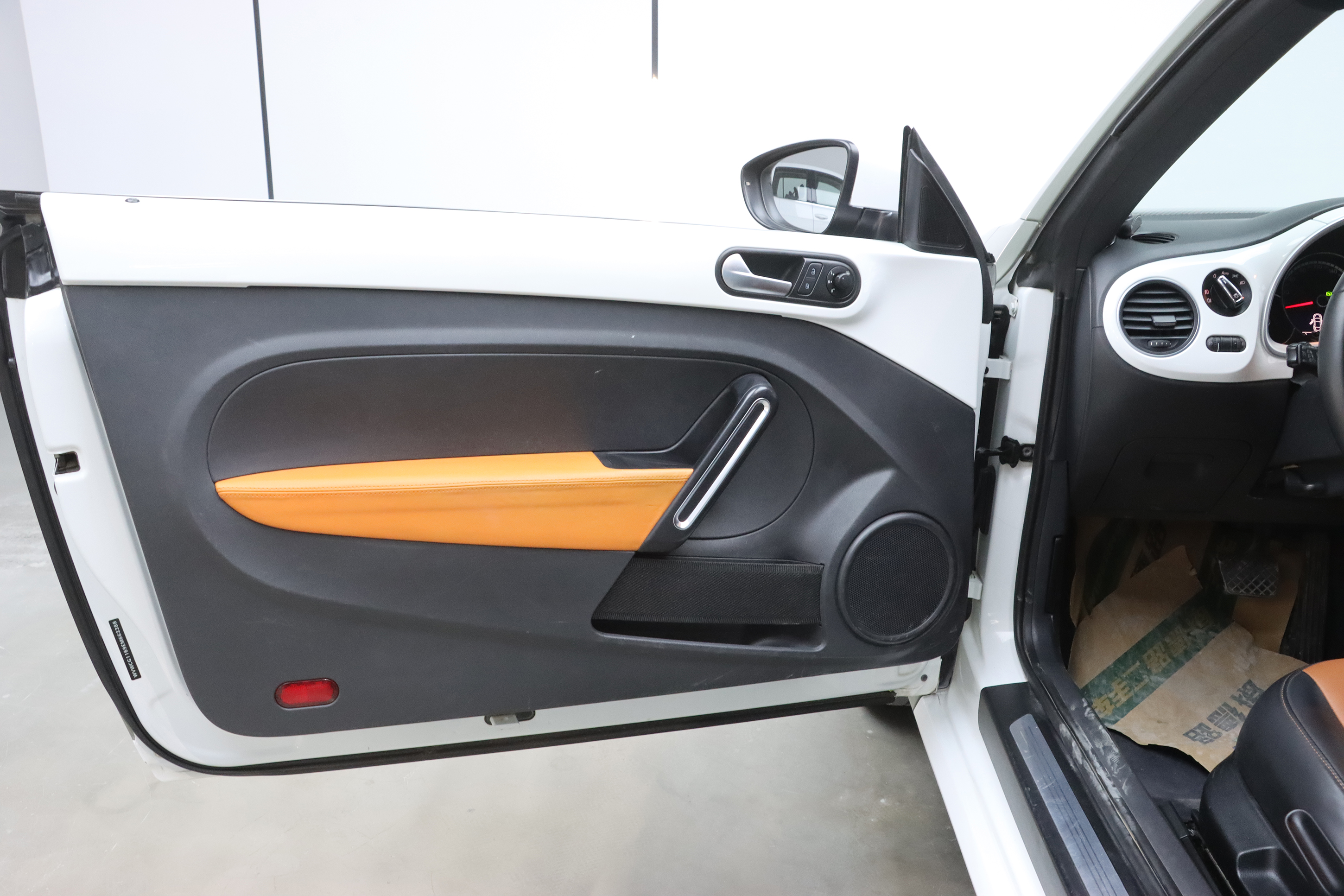 Volkswagen Beetle 2014 изображение автомобиля #11