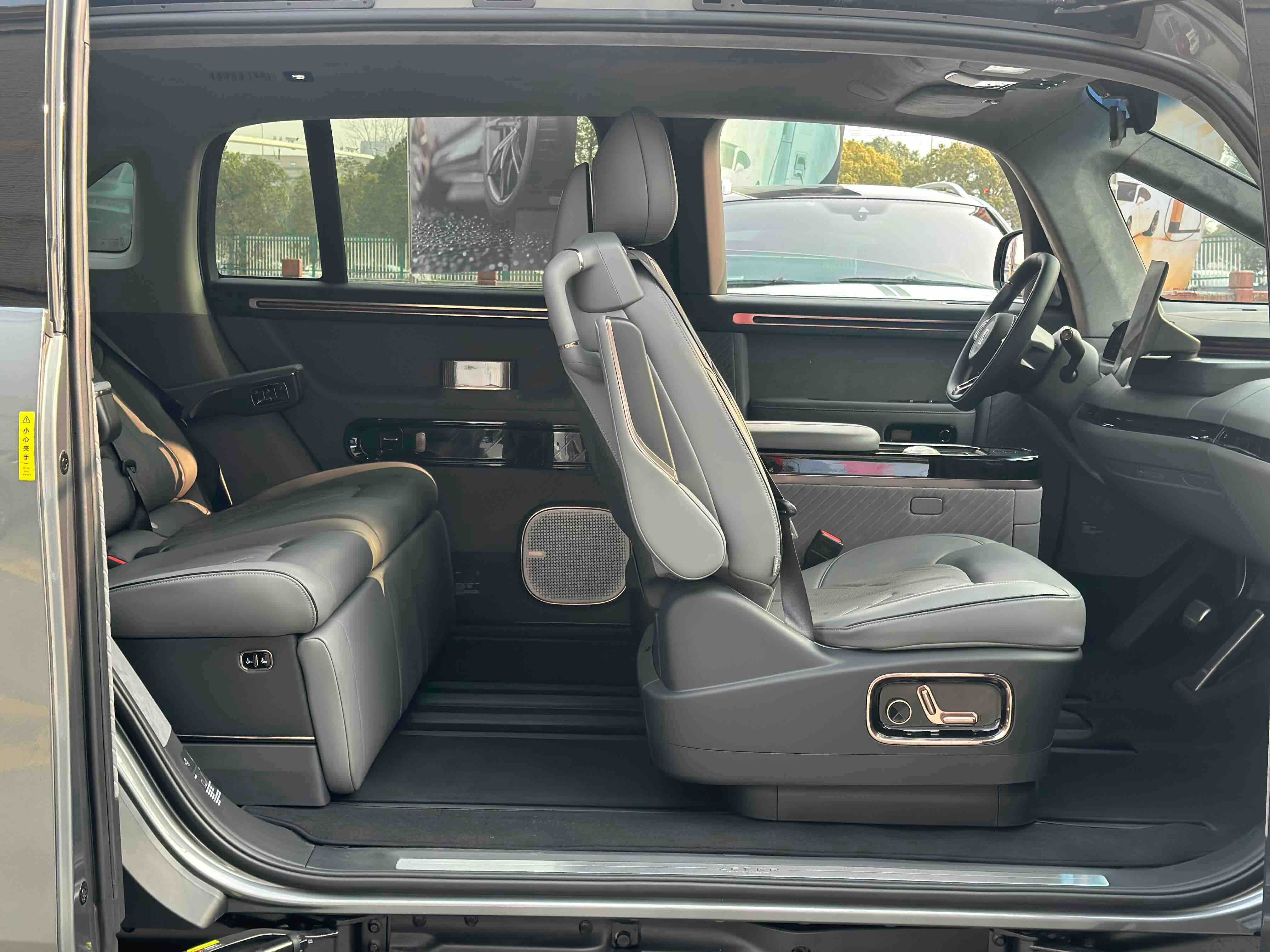 Zeekr MIX 2024 صورة سيارة #11