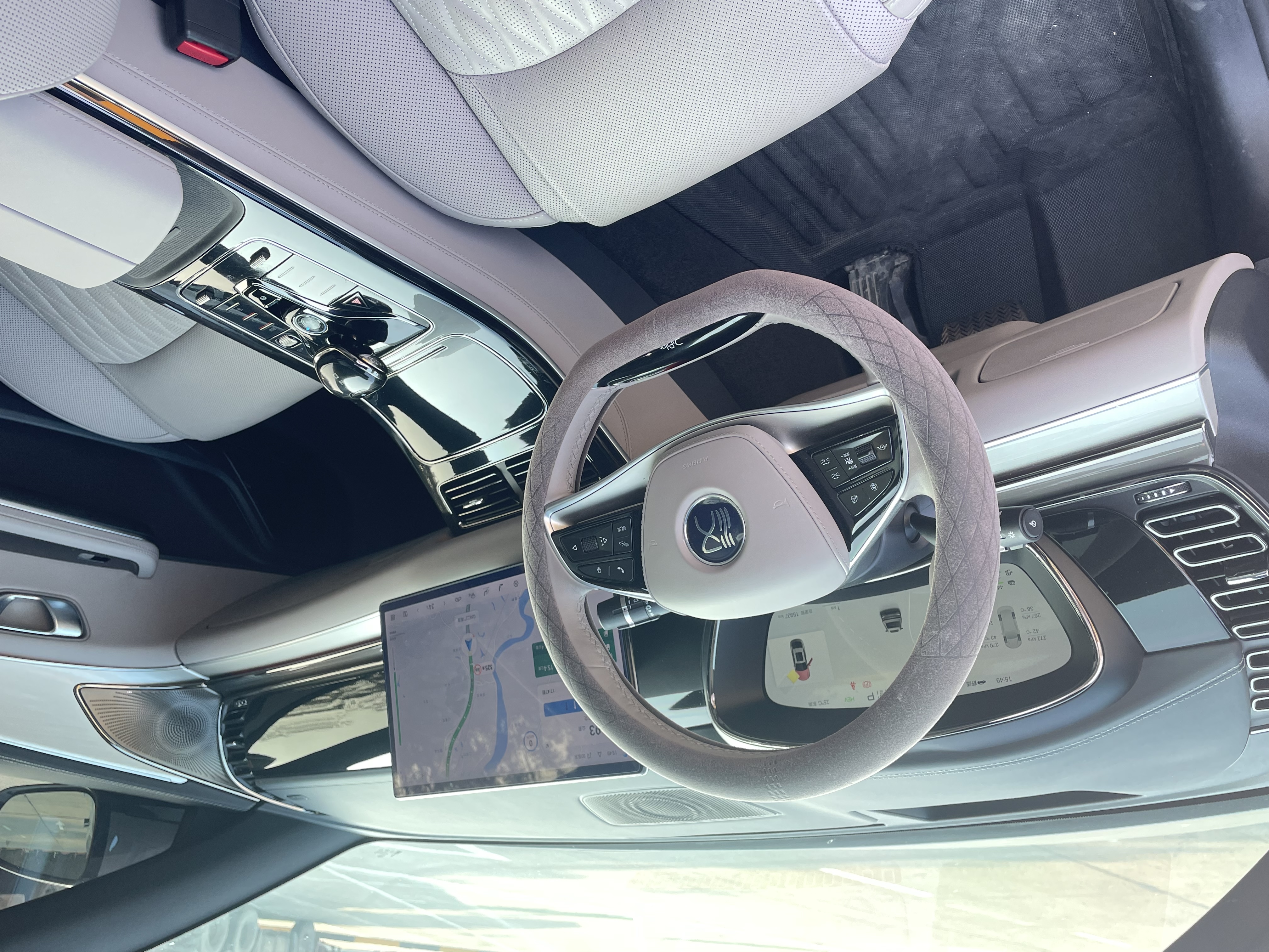 BYD Han 2024 car image #11