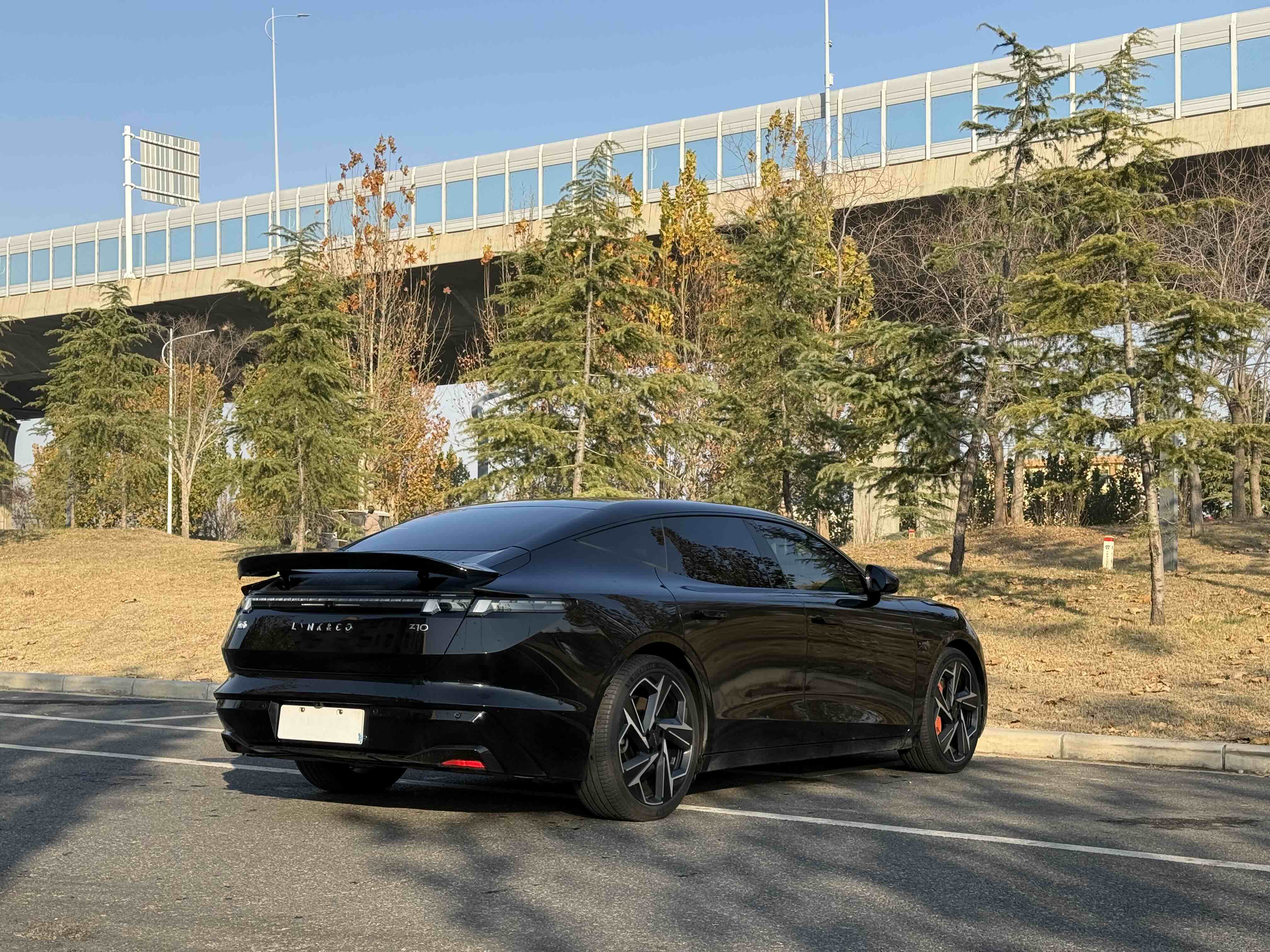 Lynk & Co 2024 car image #11