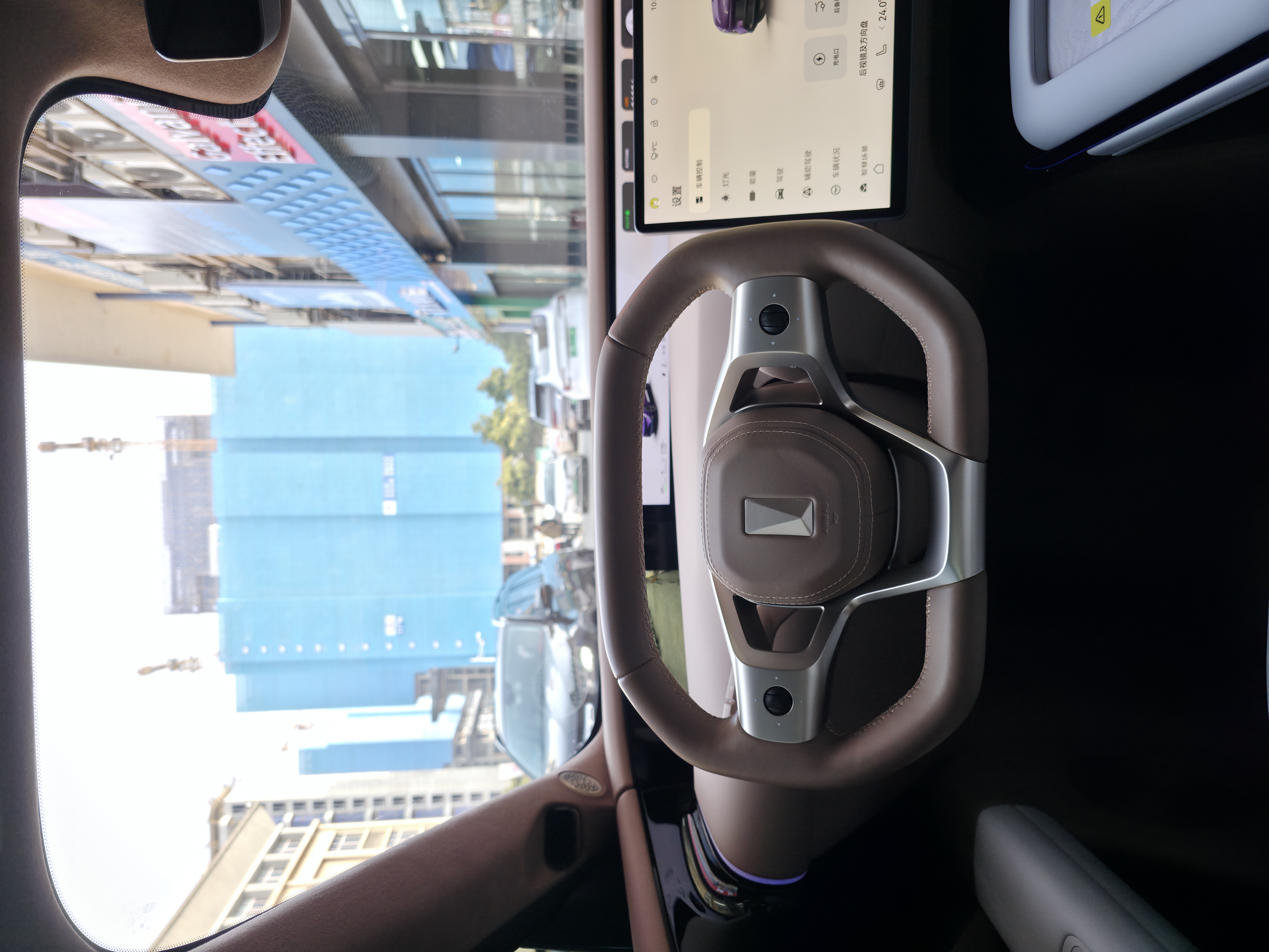 Avatr 07 2024 car image #11