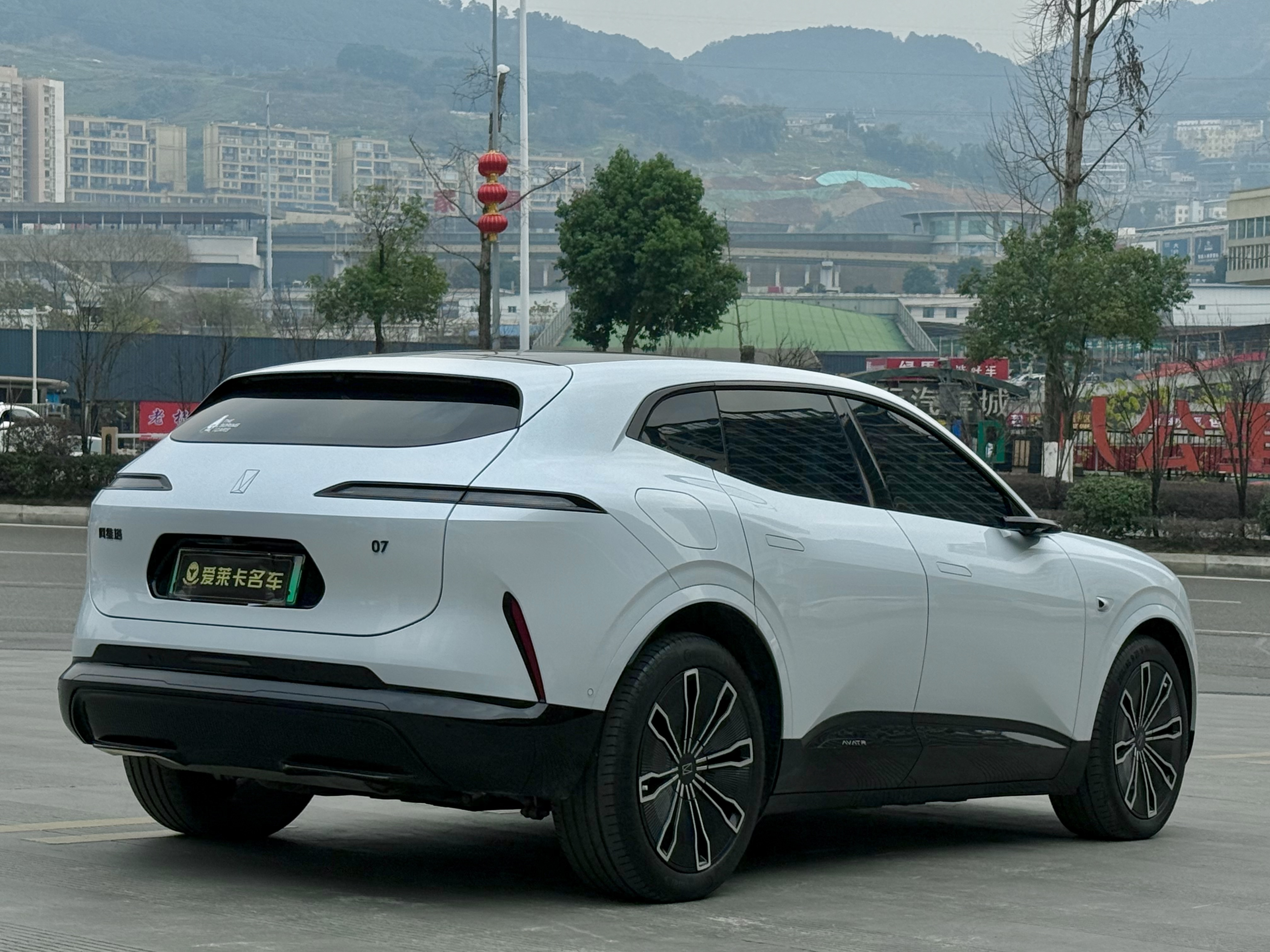 Avatr 07 2024 car image #11