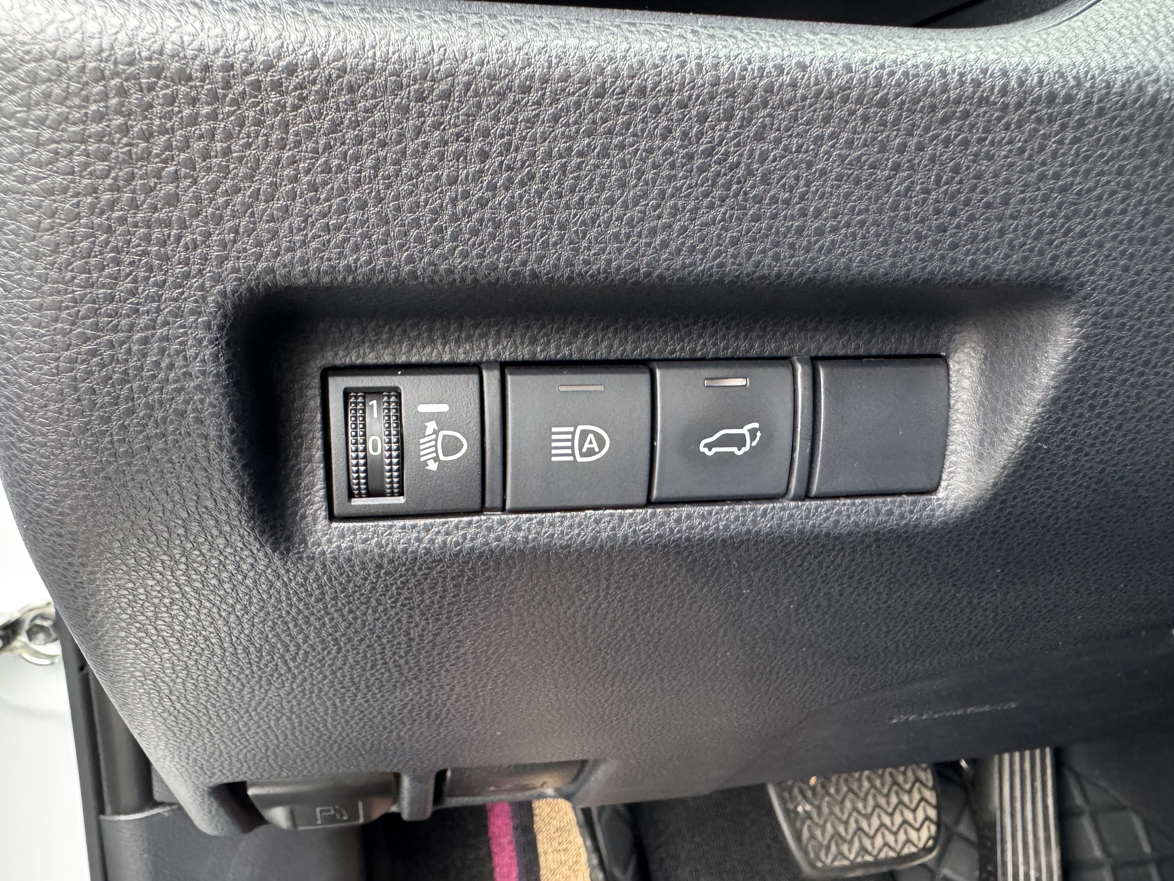 Toyota RAV4 2024 car image #11