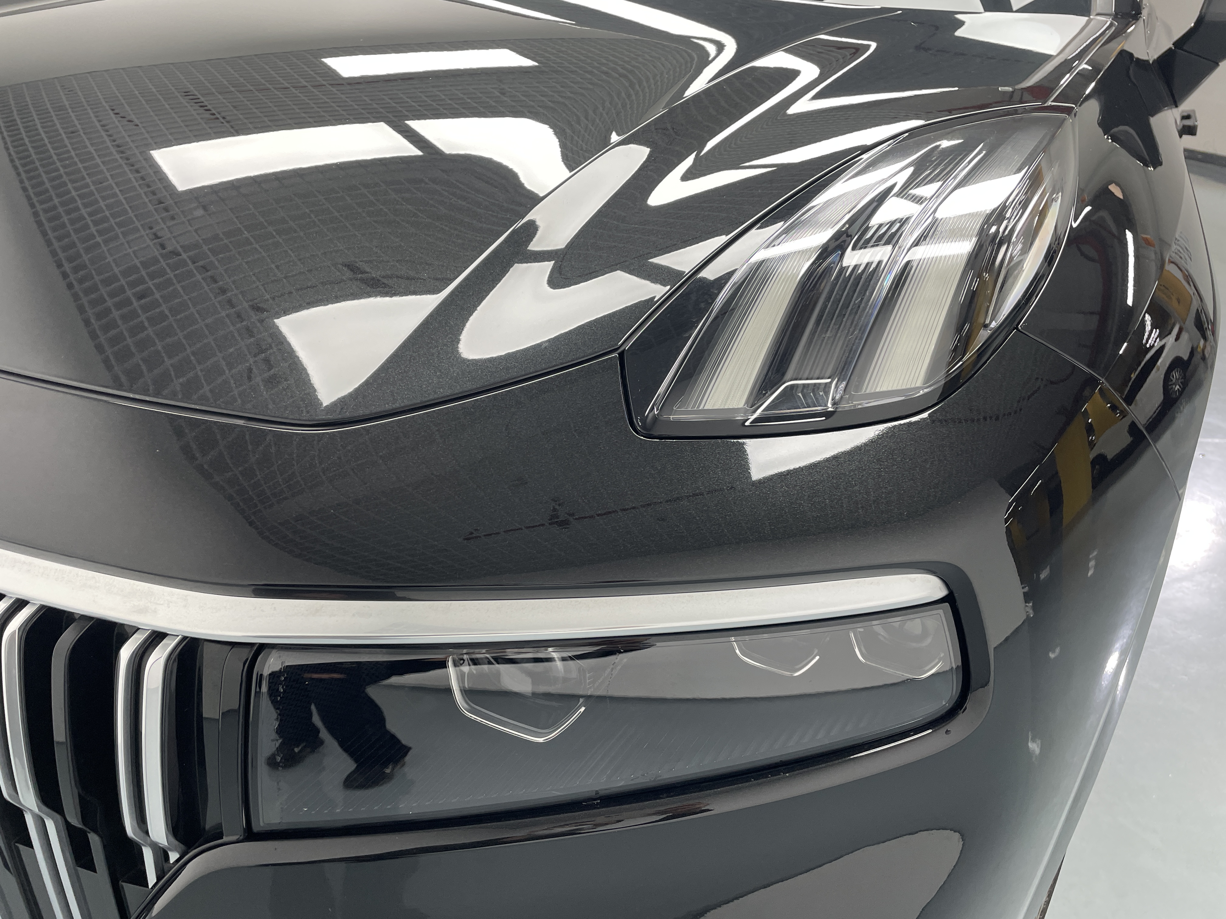Lynk & Co 09 2025 car image #11