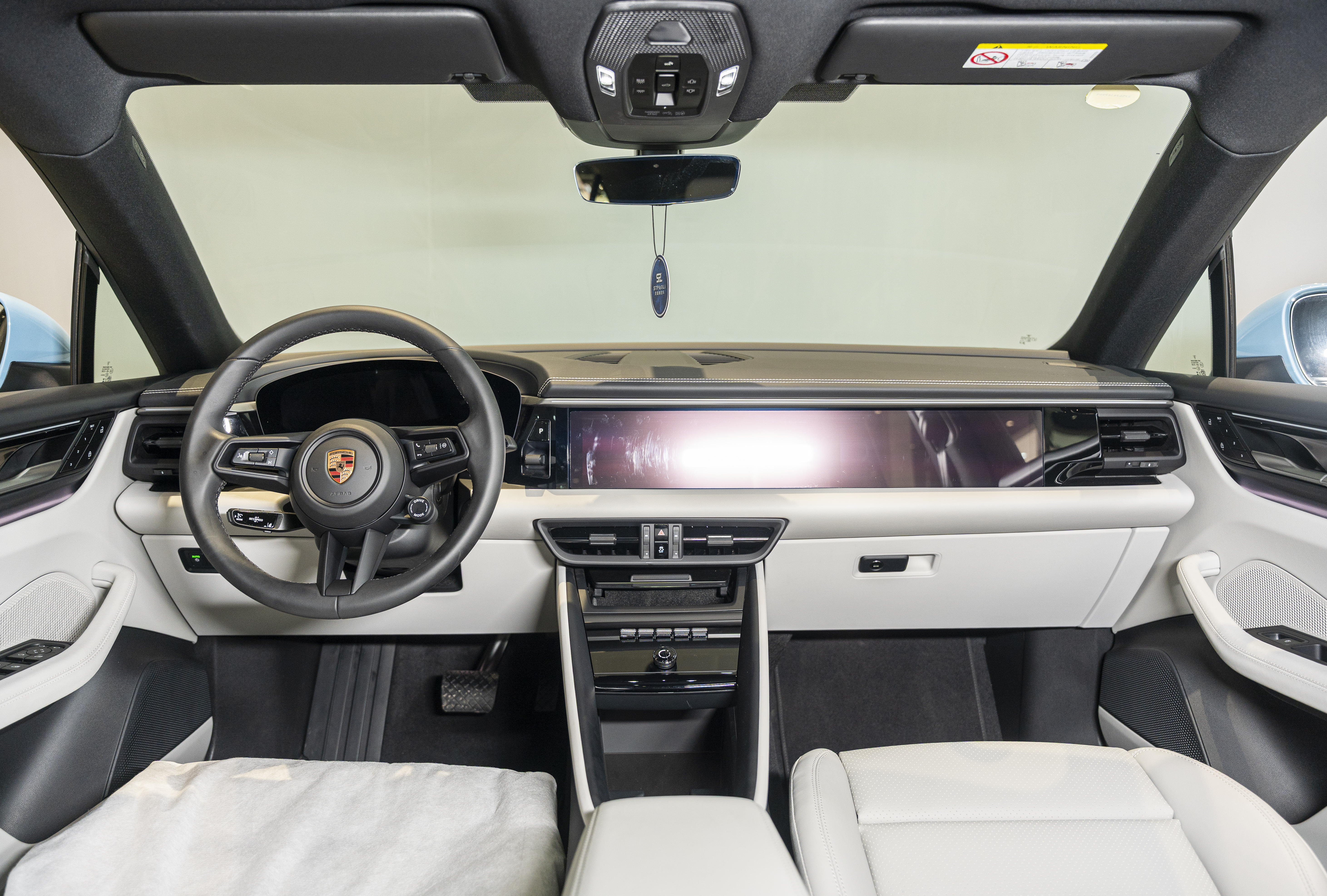 Venza 2025 car image #11