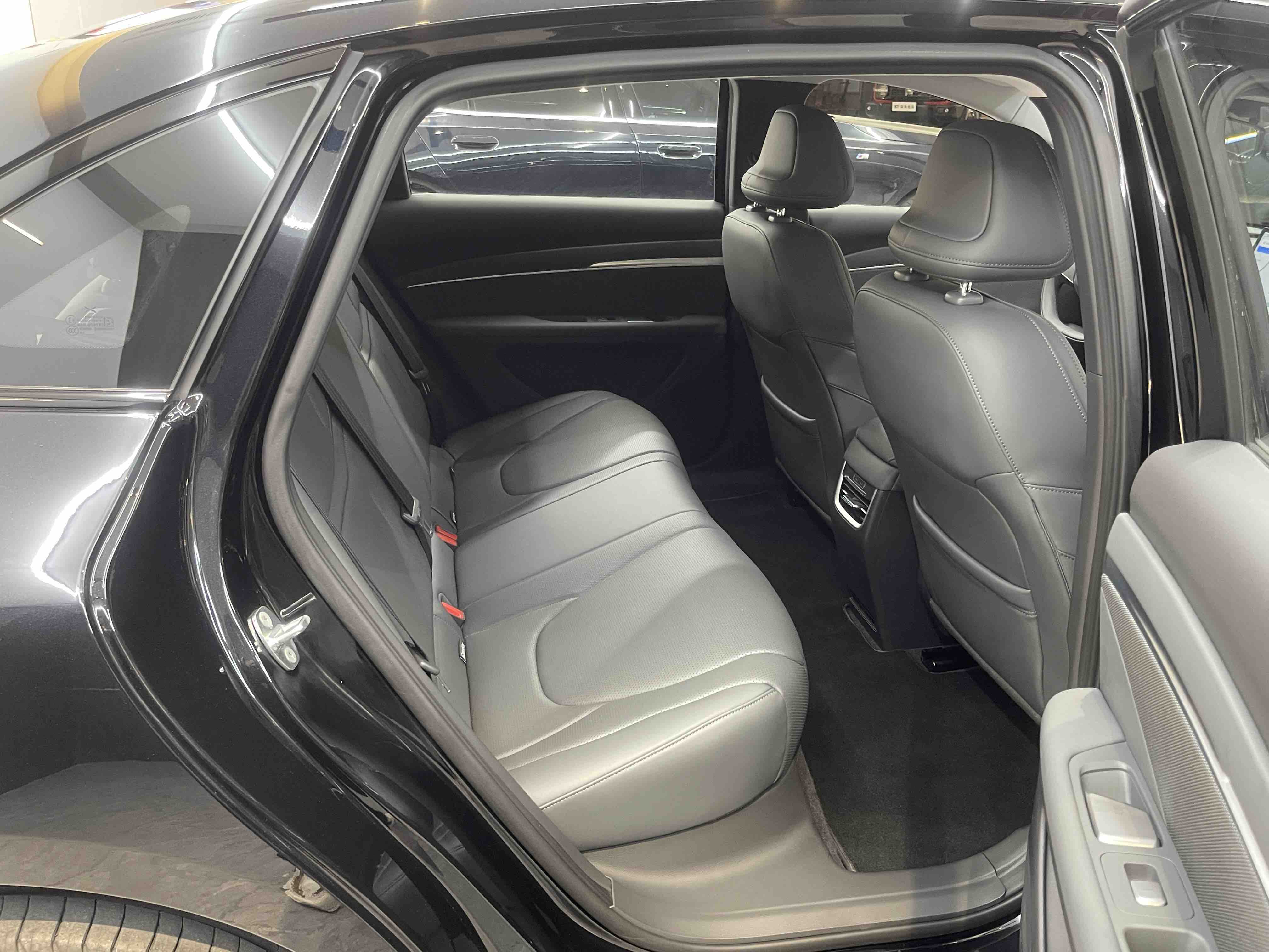 Xpeng MONA M03 2025 car image #11