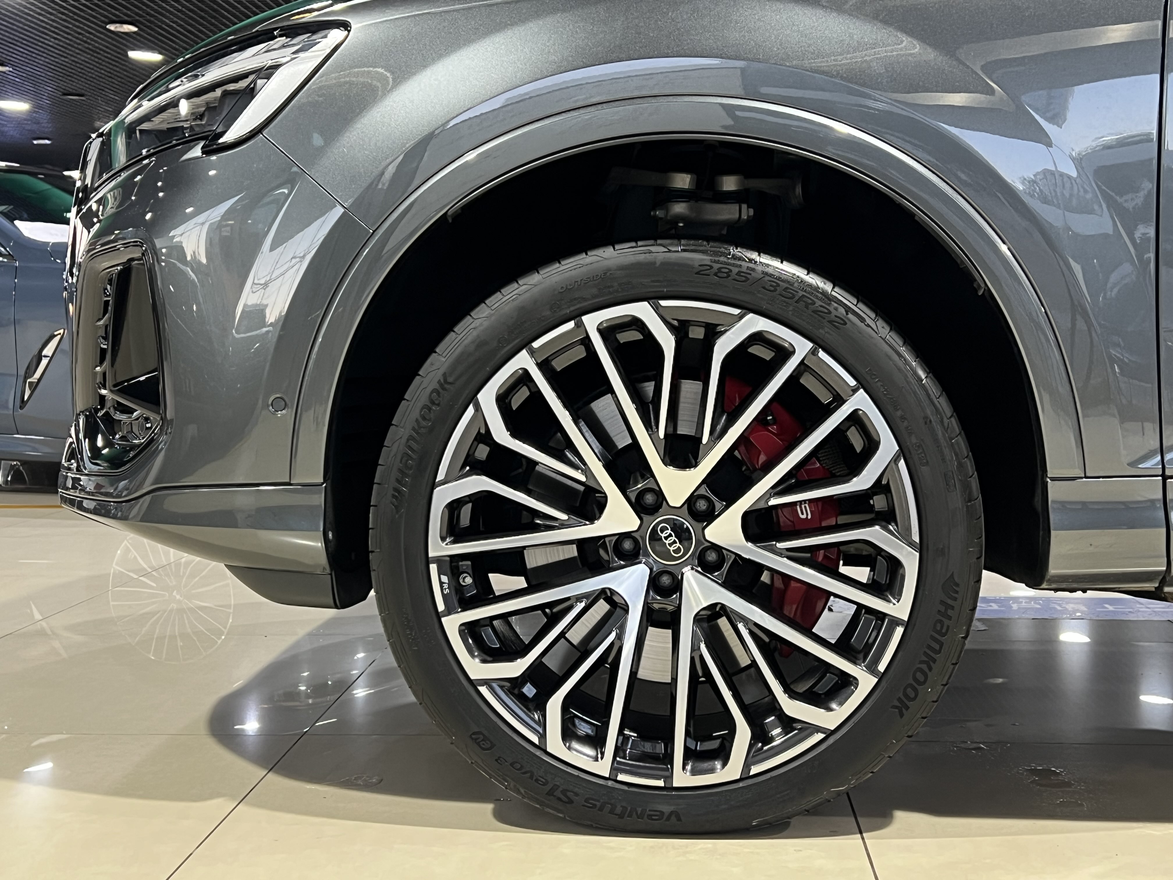 Audi SQ7 2024 #11 Audi SQ7 2024 car image #11