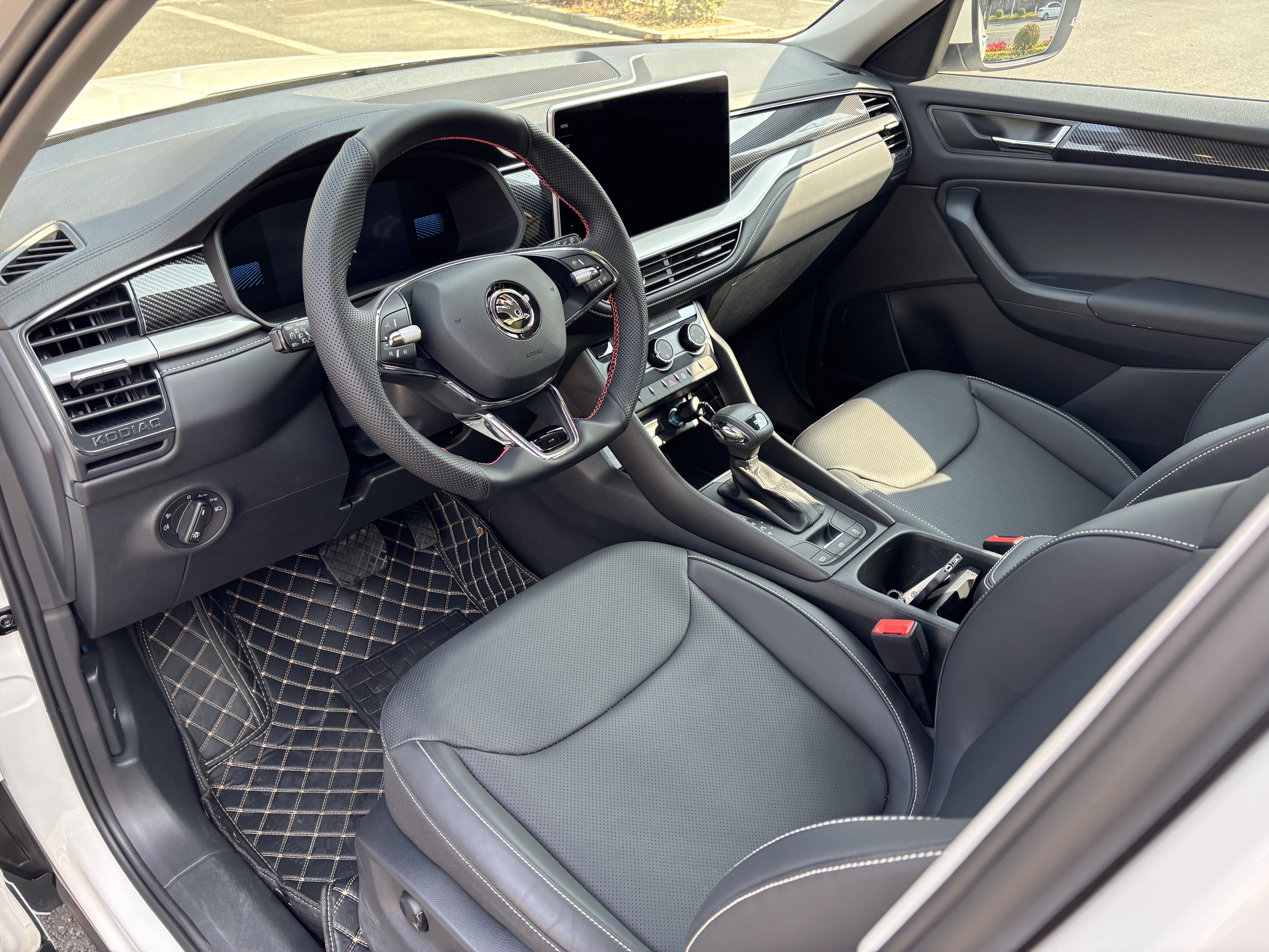 Skoda Kodiaq 2025 صورة سيارة #11