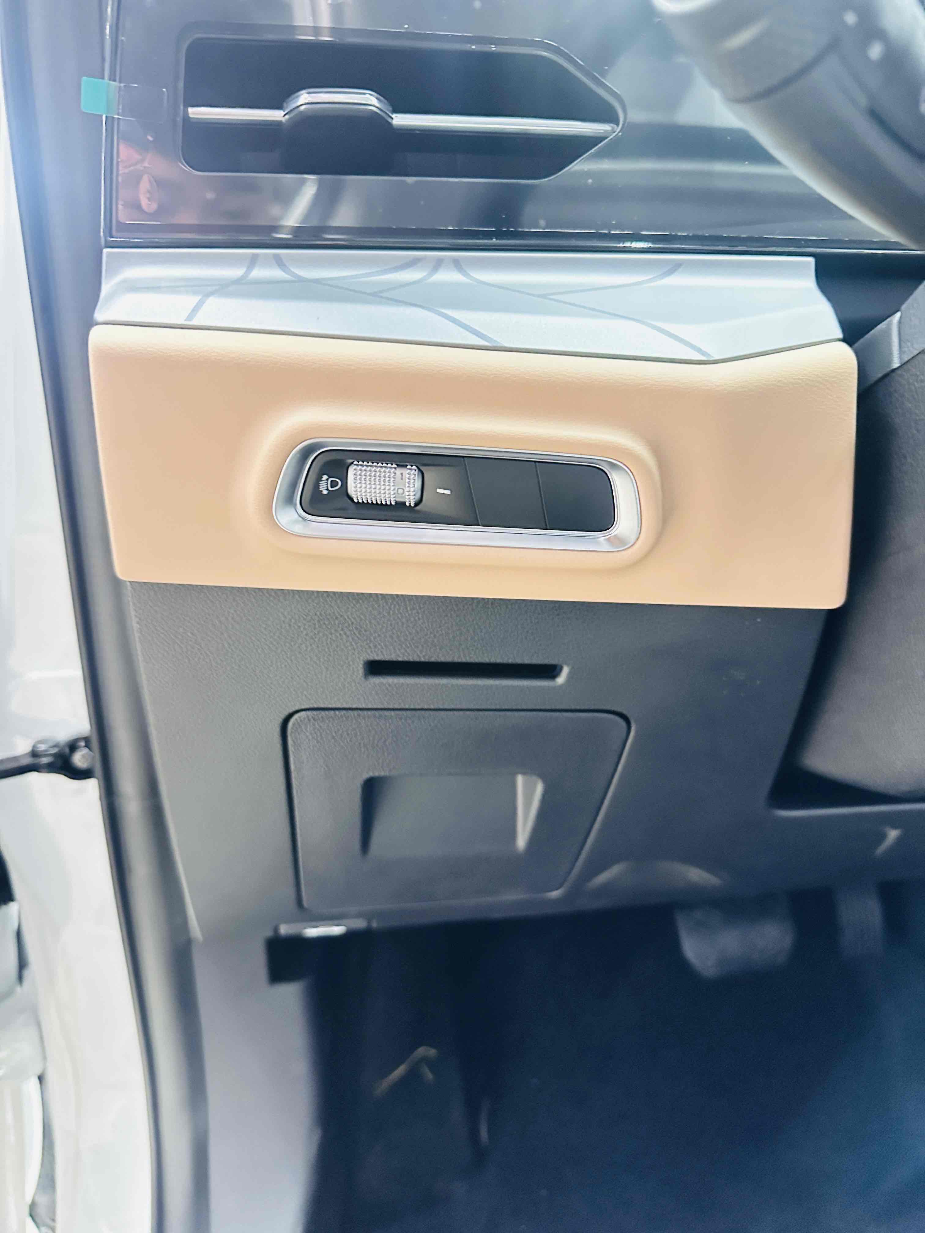 GEELY OkavangoPRO 2025 car image #11