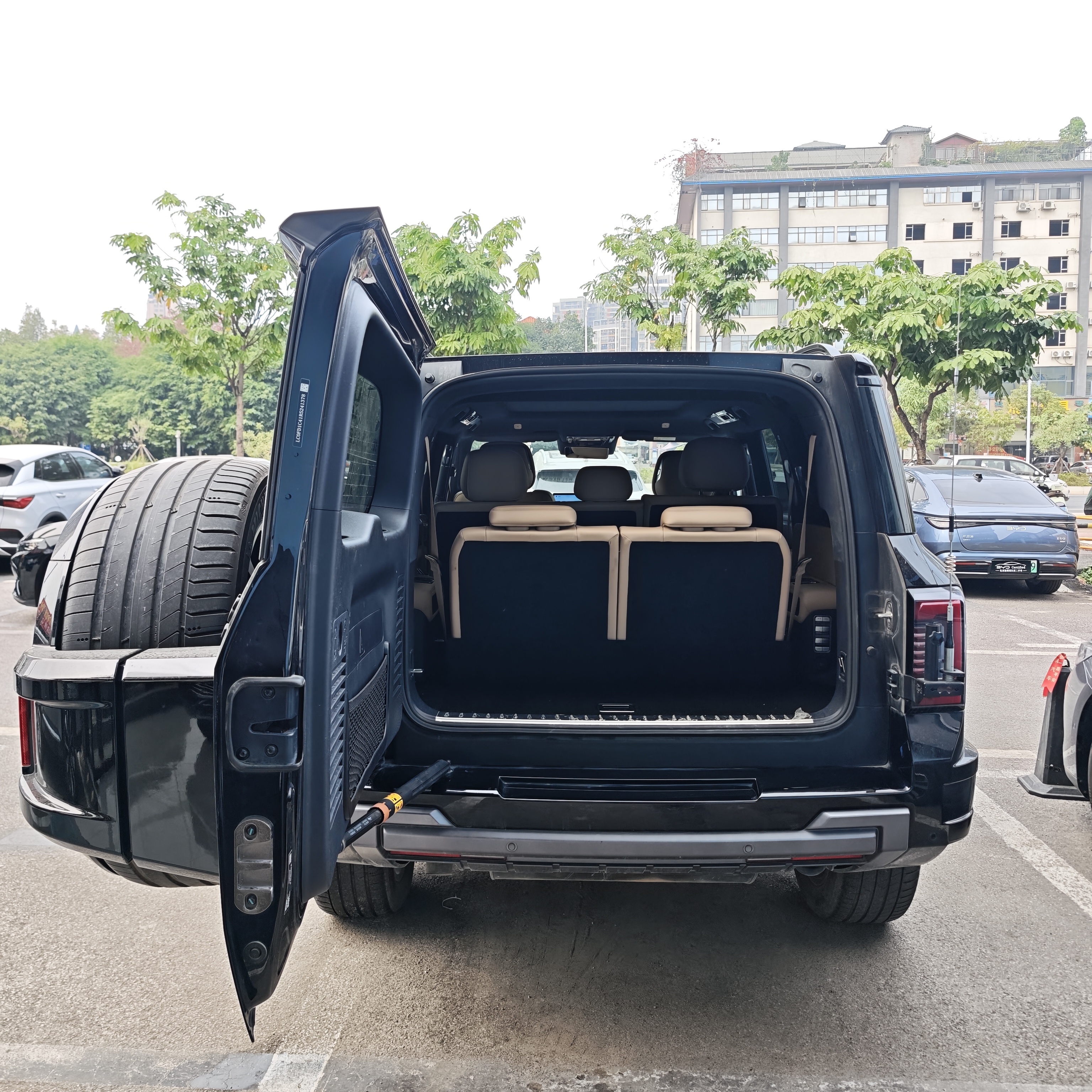 FangChengBao Leopard 8 2024 #11 FangChengBao Leopard 8 2024 car image #11