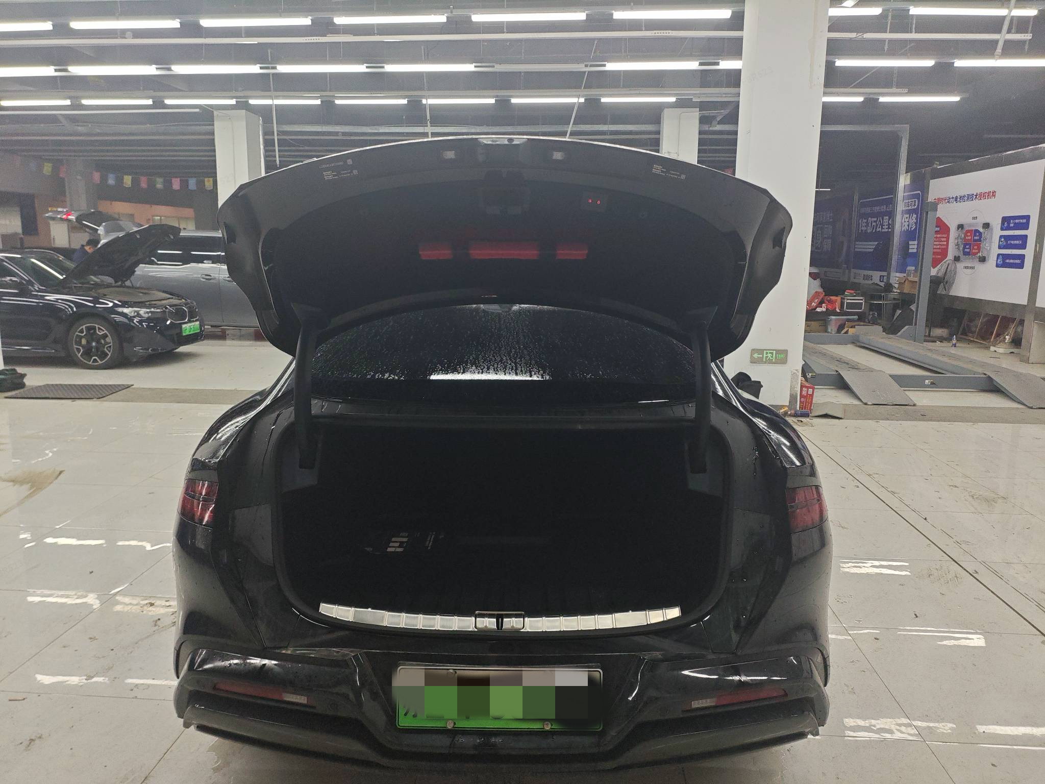 Denza Z9 2025 #11 Denza Z9 2025 car image #11