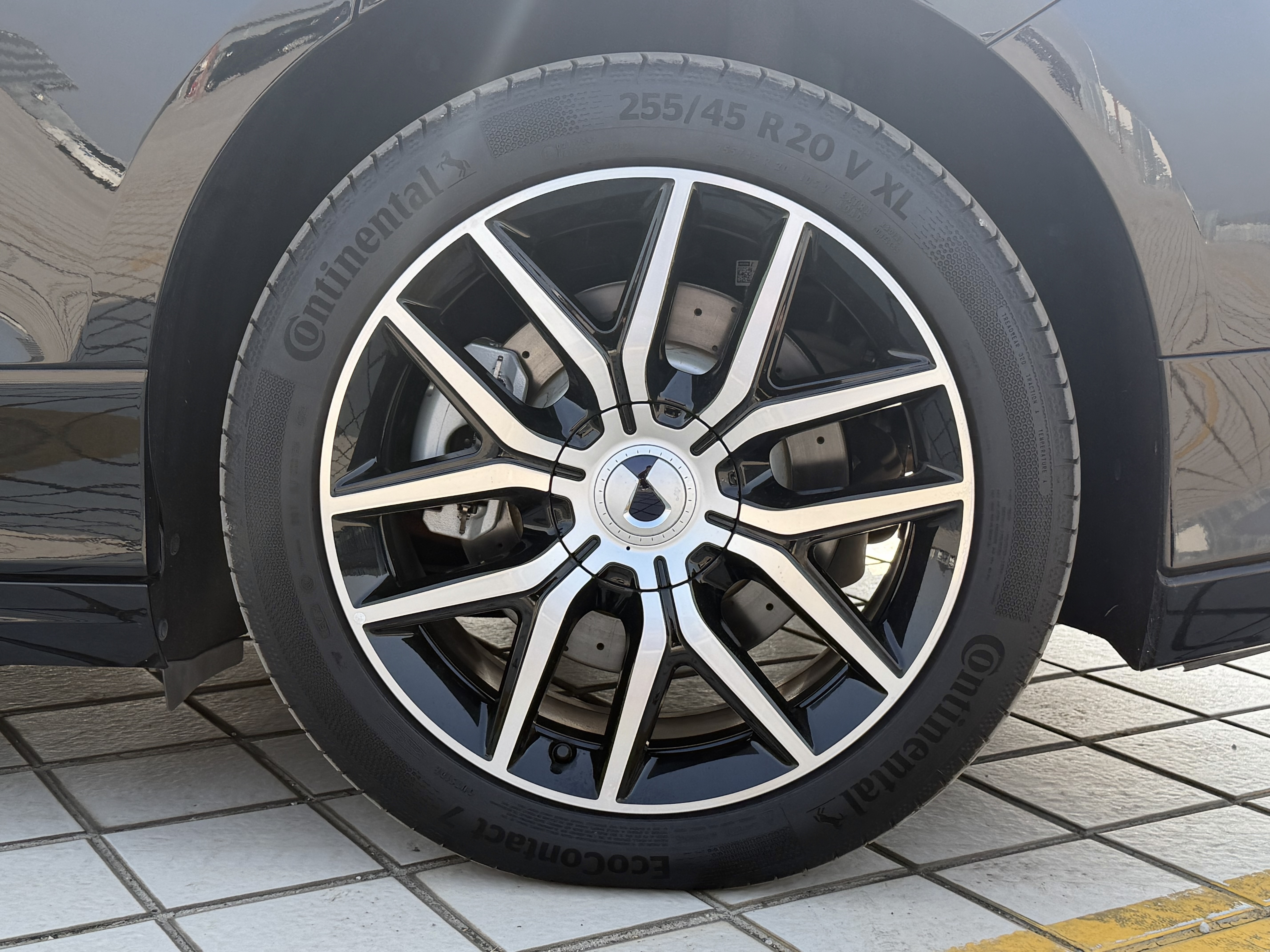 Denza Z9 2025 car image #11