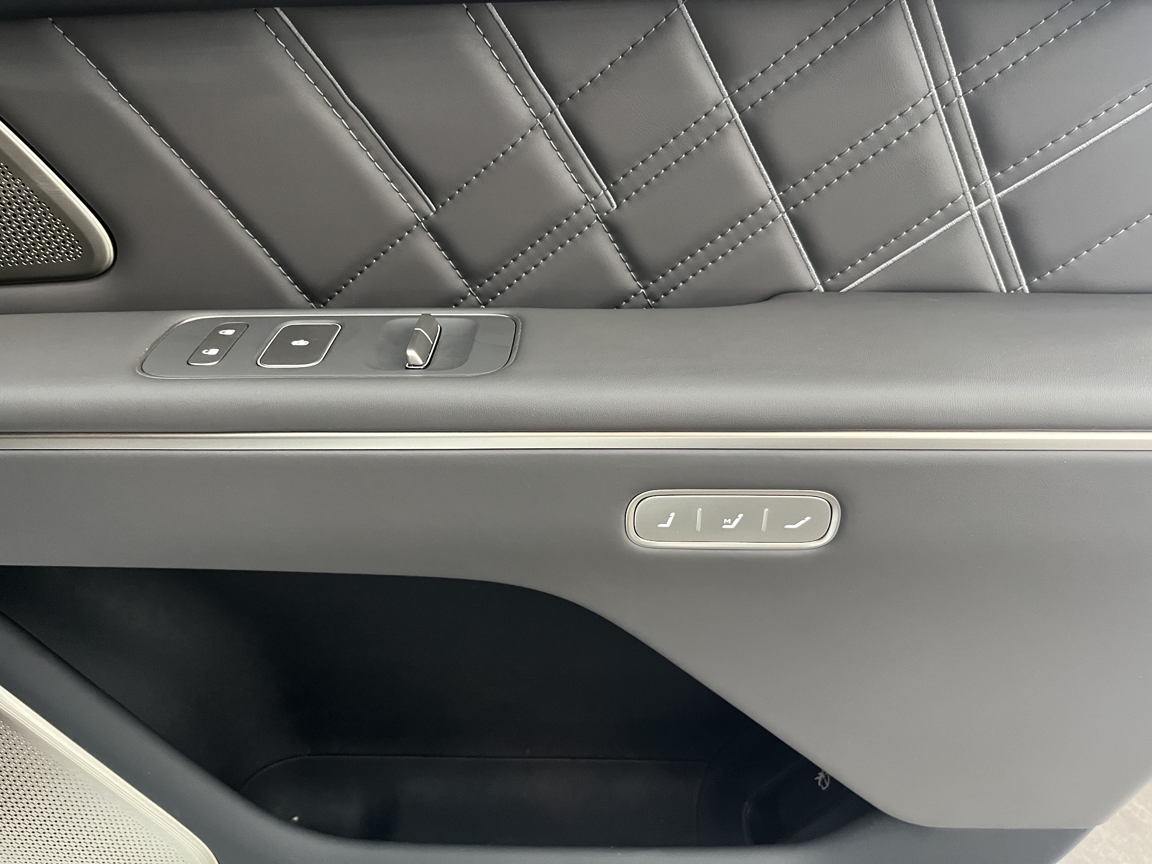 蔚来 蔚来ET9 2025 汽车图片 #11