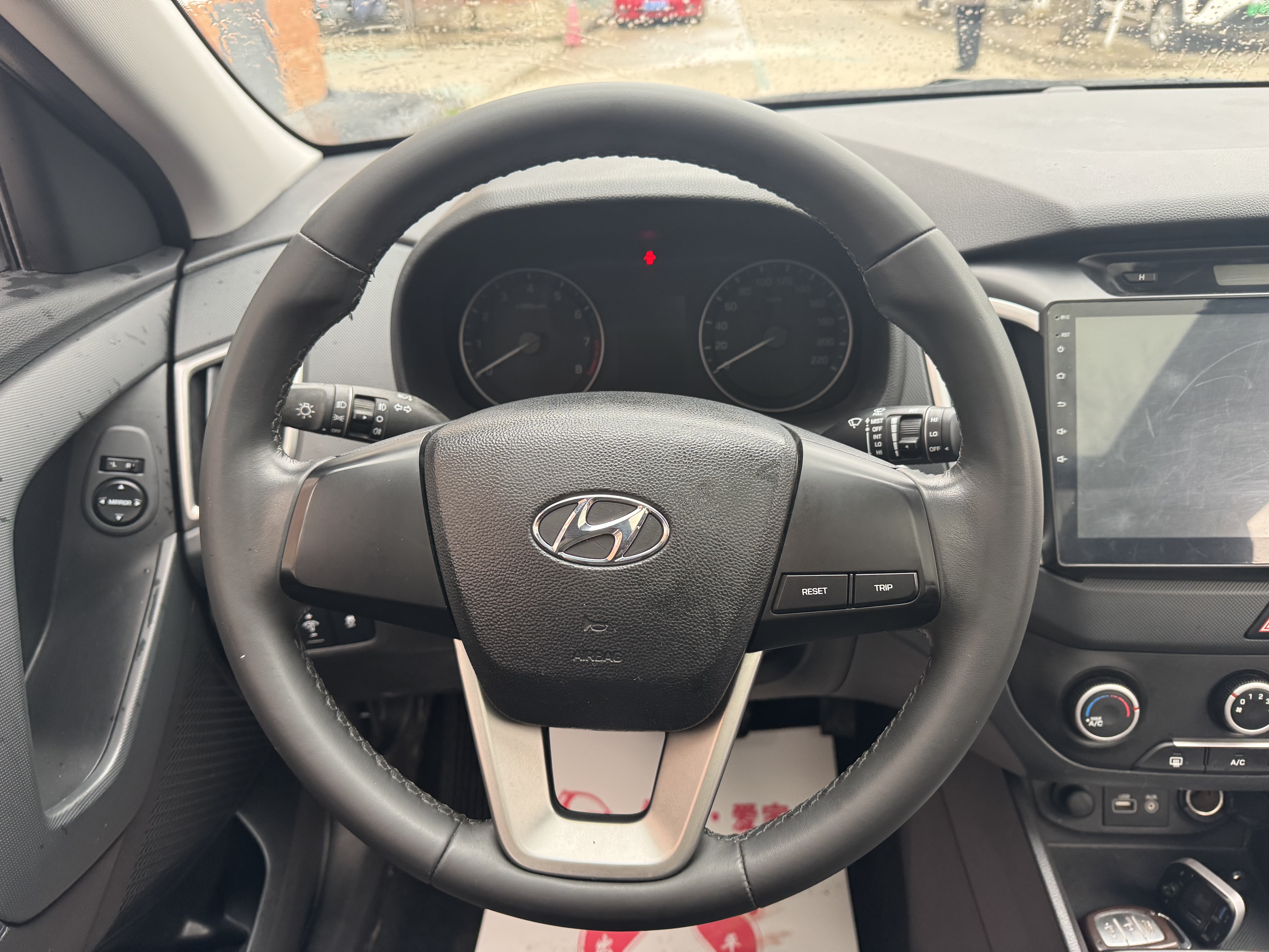Hyundai ix25 2017 car image #11