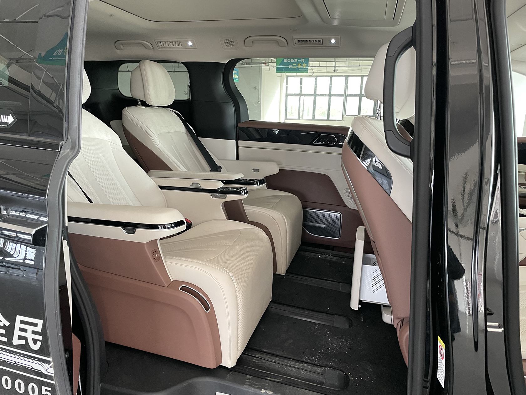 BYD Xia 2025 immagine di auto #11