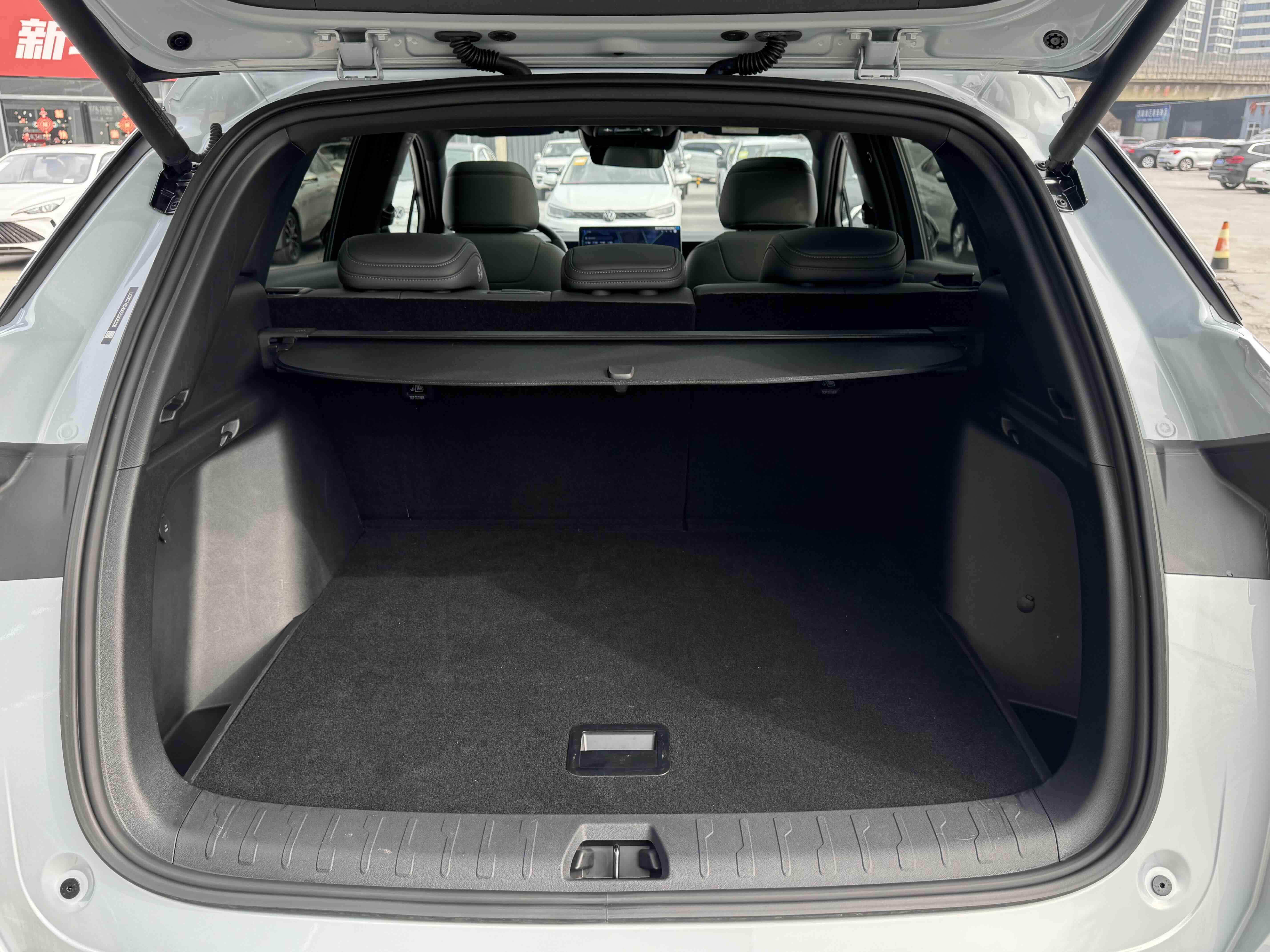 BYD SongL DM-i 2025 car image #11