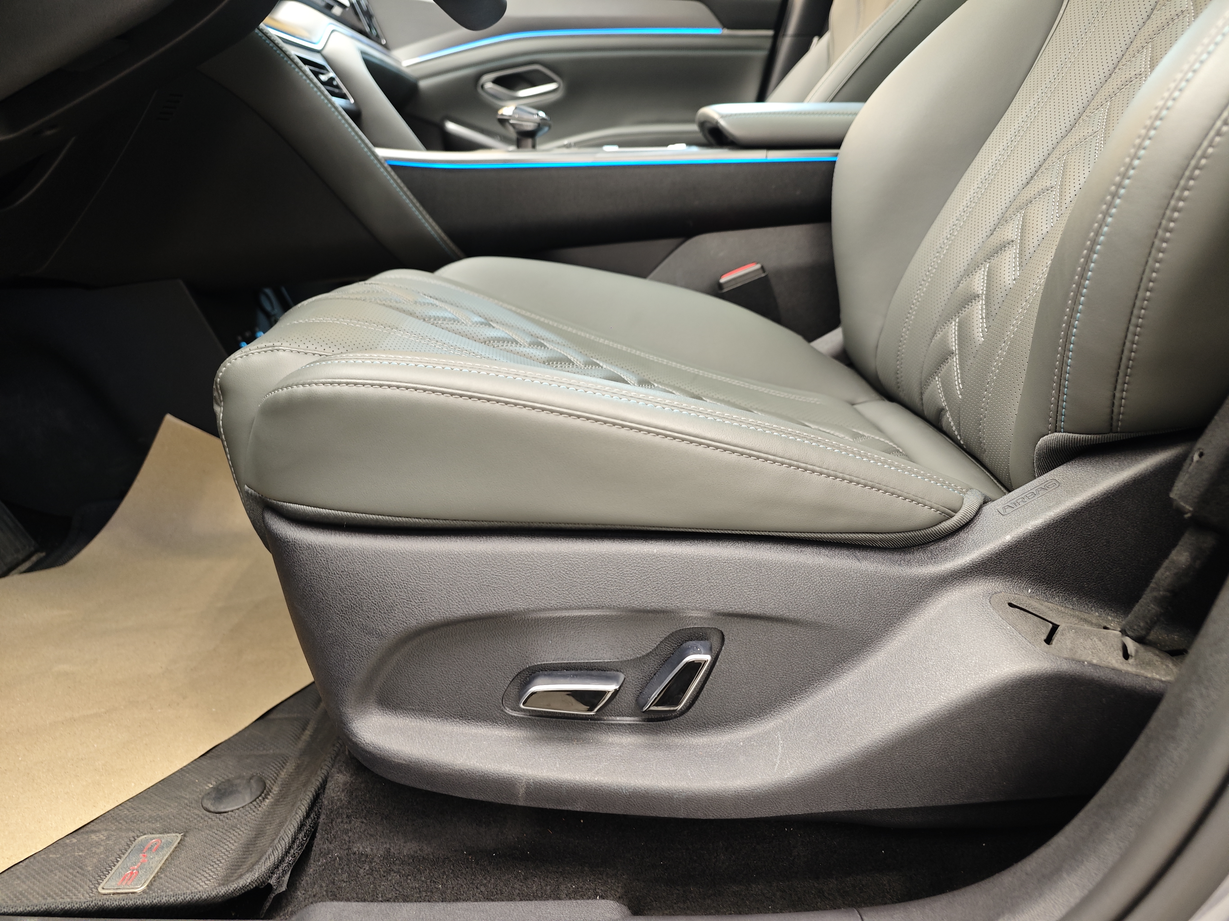 BYD SongL DM-i 2025 car image #11