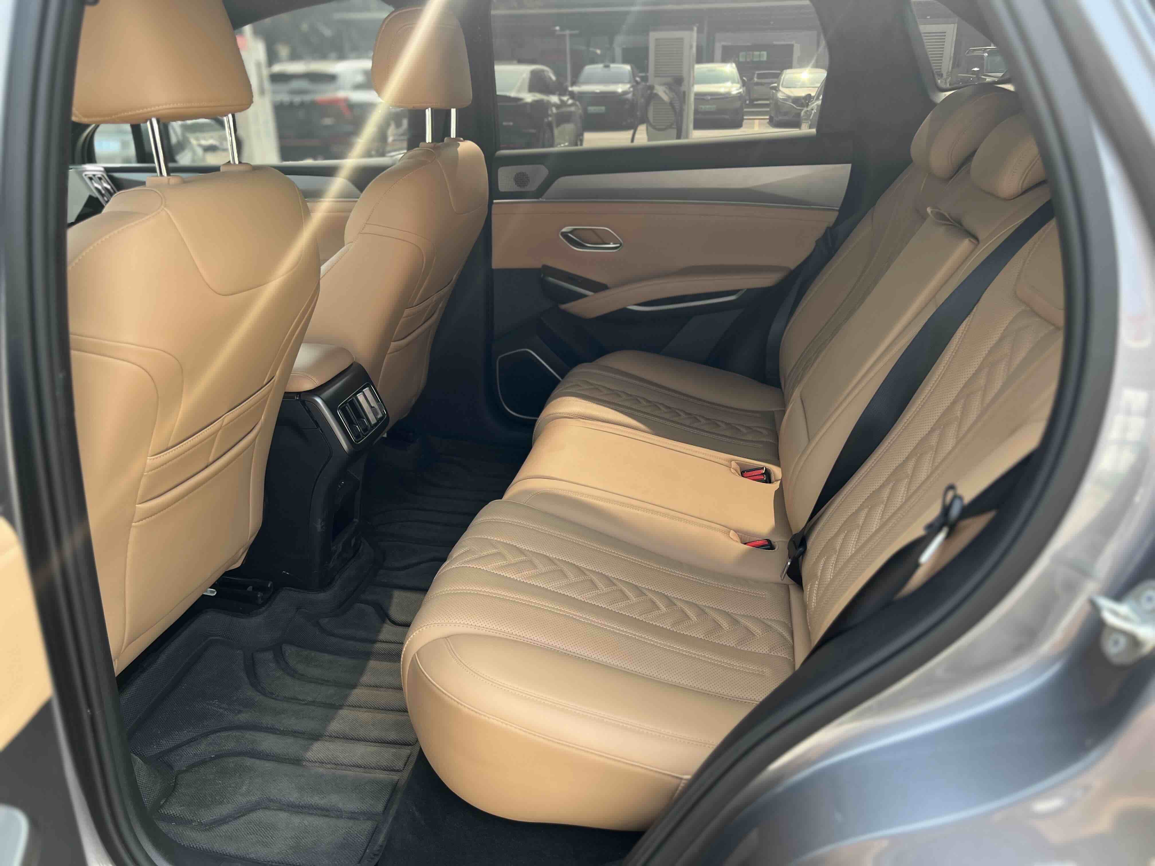 BYD SongL DM-i 2025 car image #11