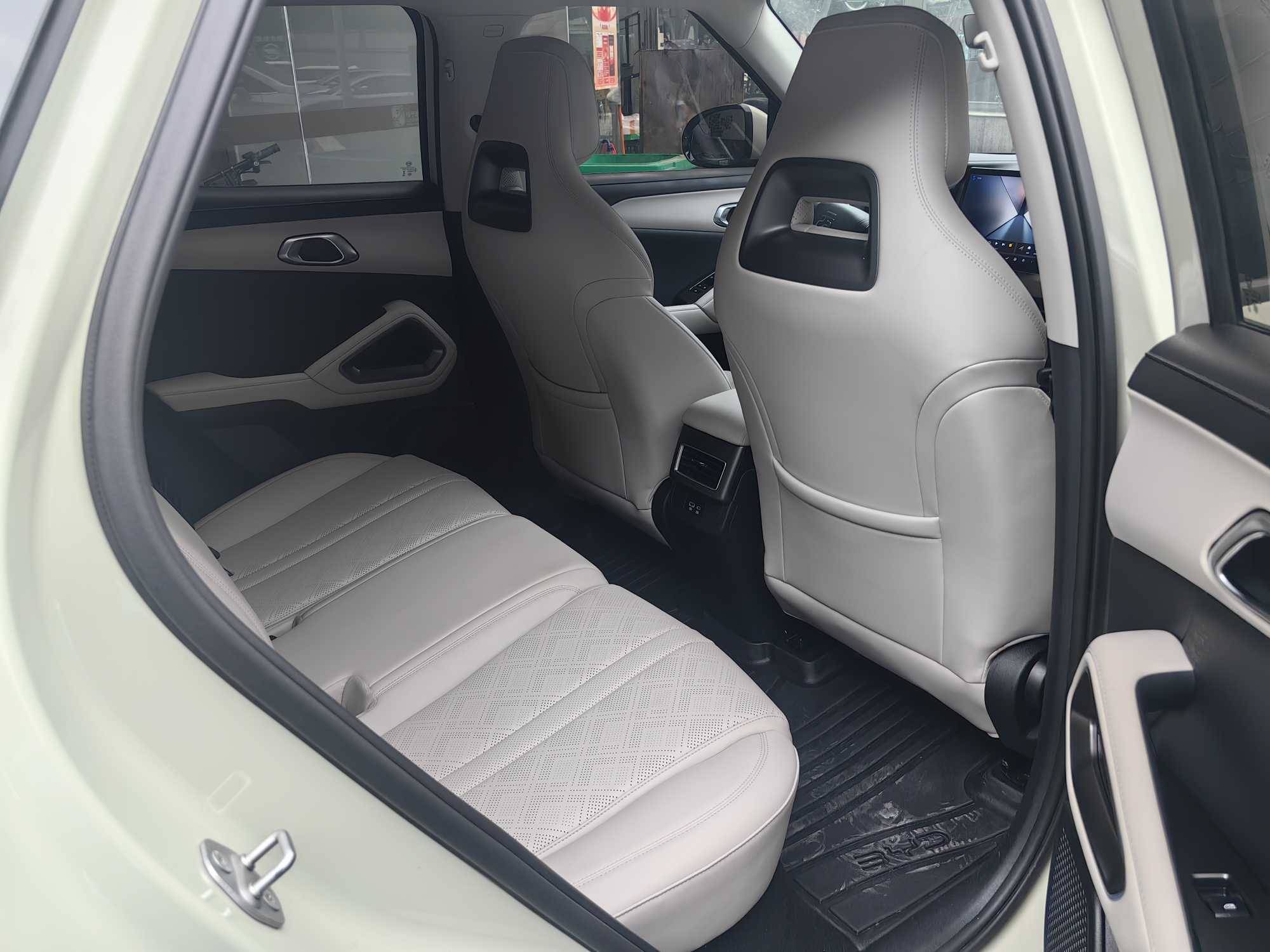 BYD YuanUP 2025 car image #11