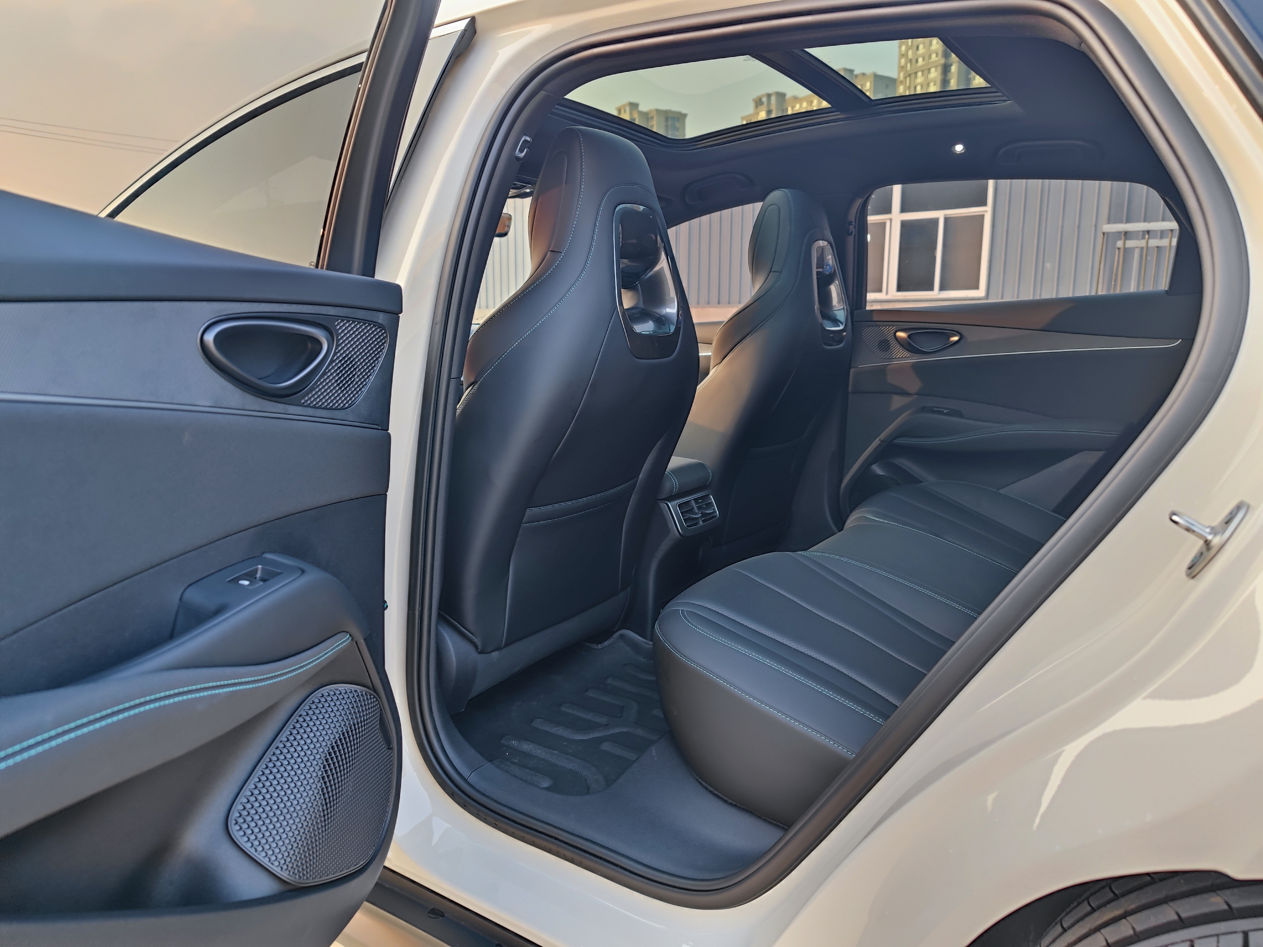 BYD Seal 06 DM-i 2025 #11 BYD Seal 06 DM-i 2025 car image #11