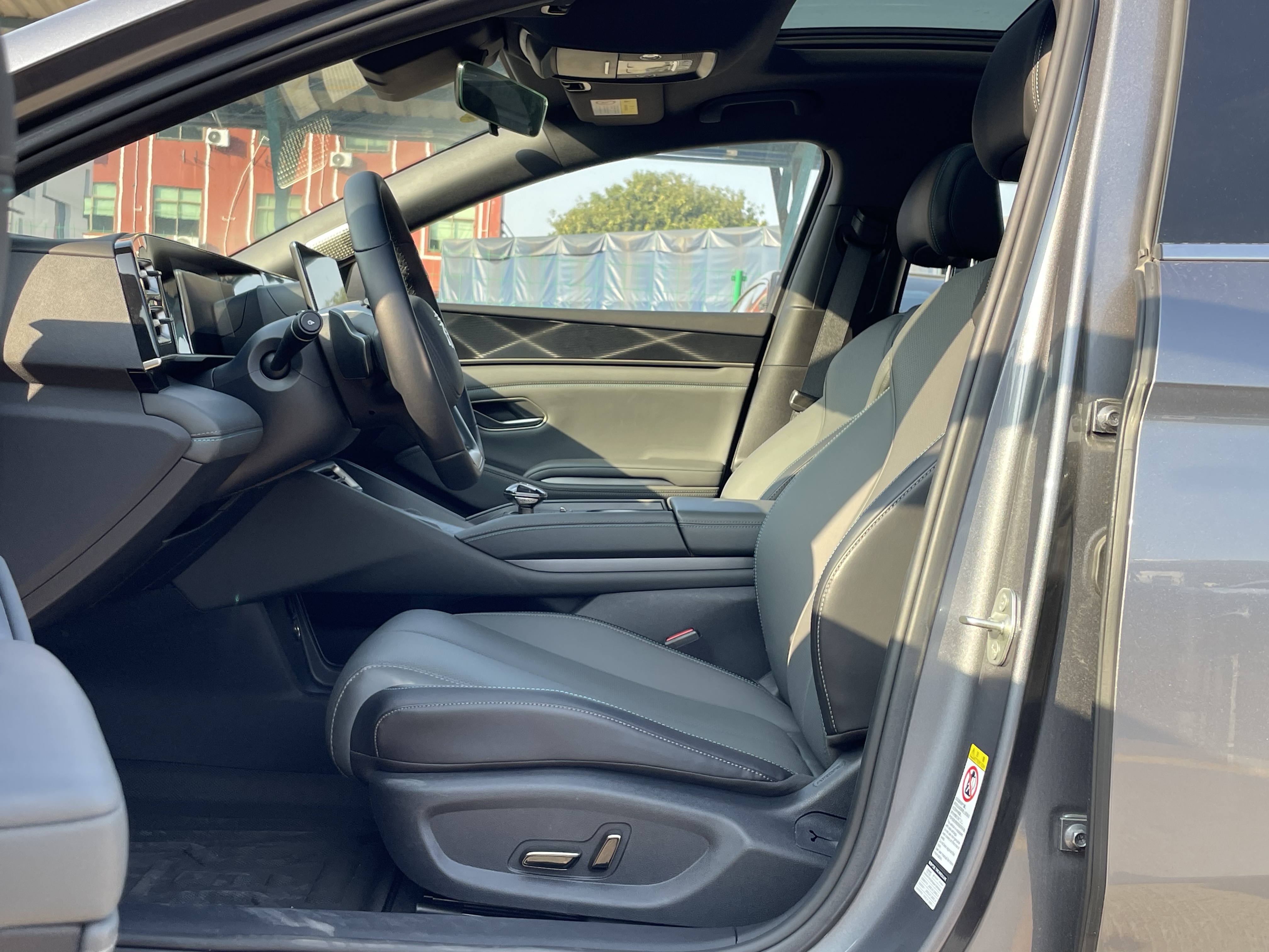 BYD Qin L 2025 immagine di auto #11