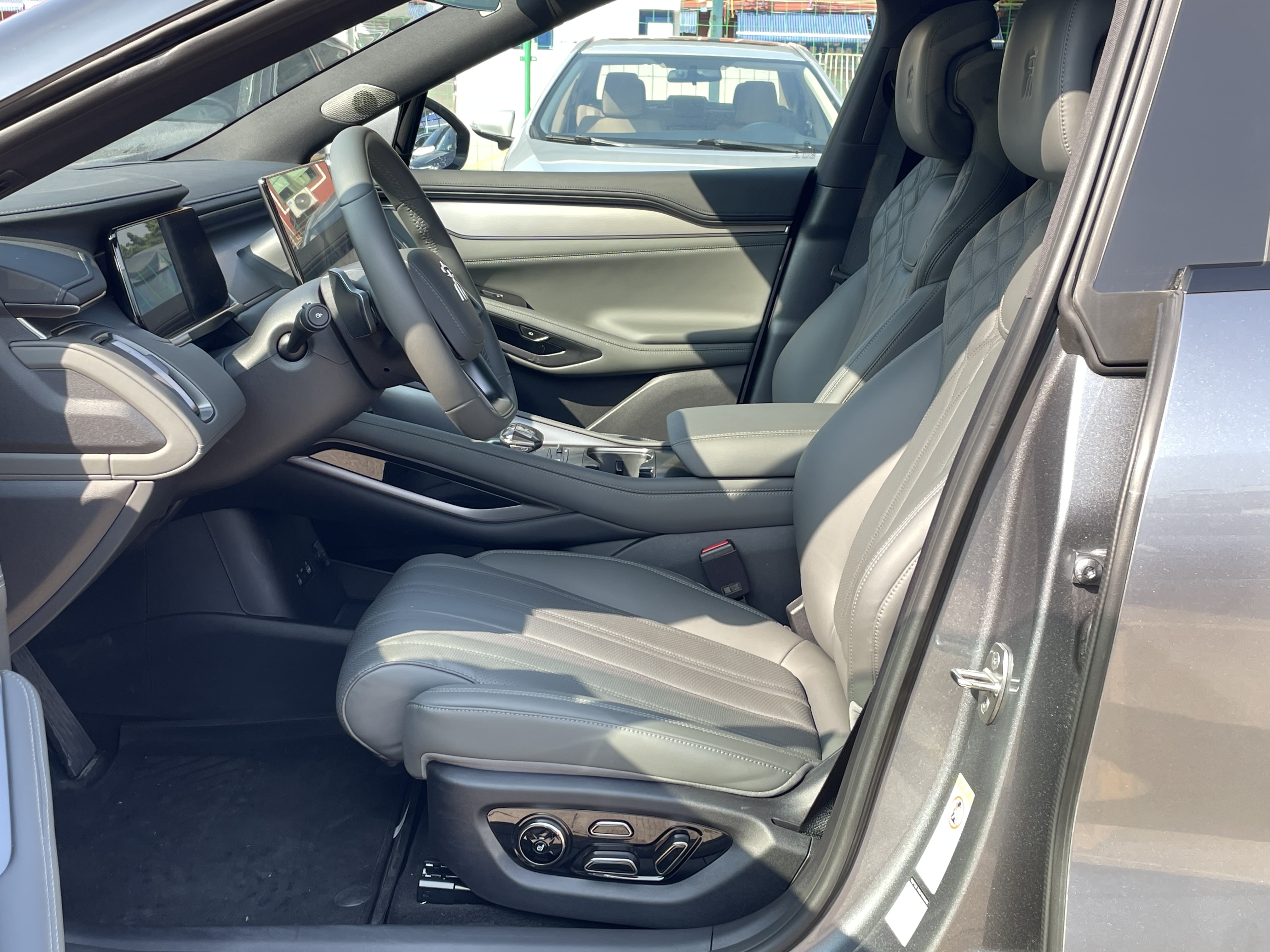 BYD SongL EV 2025 #11 BYD SongL EV 2025 car image #11