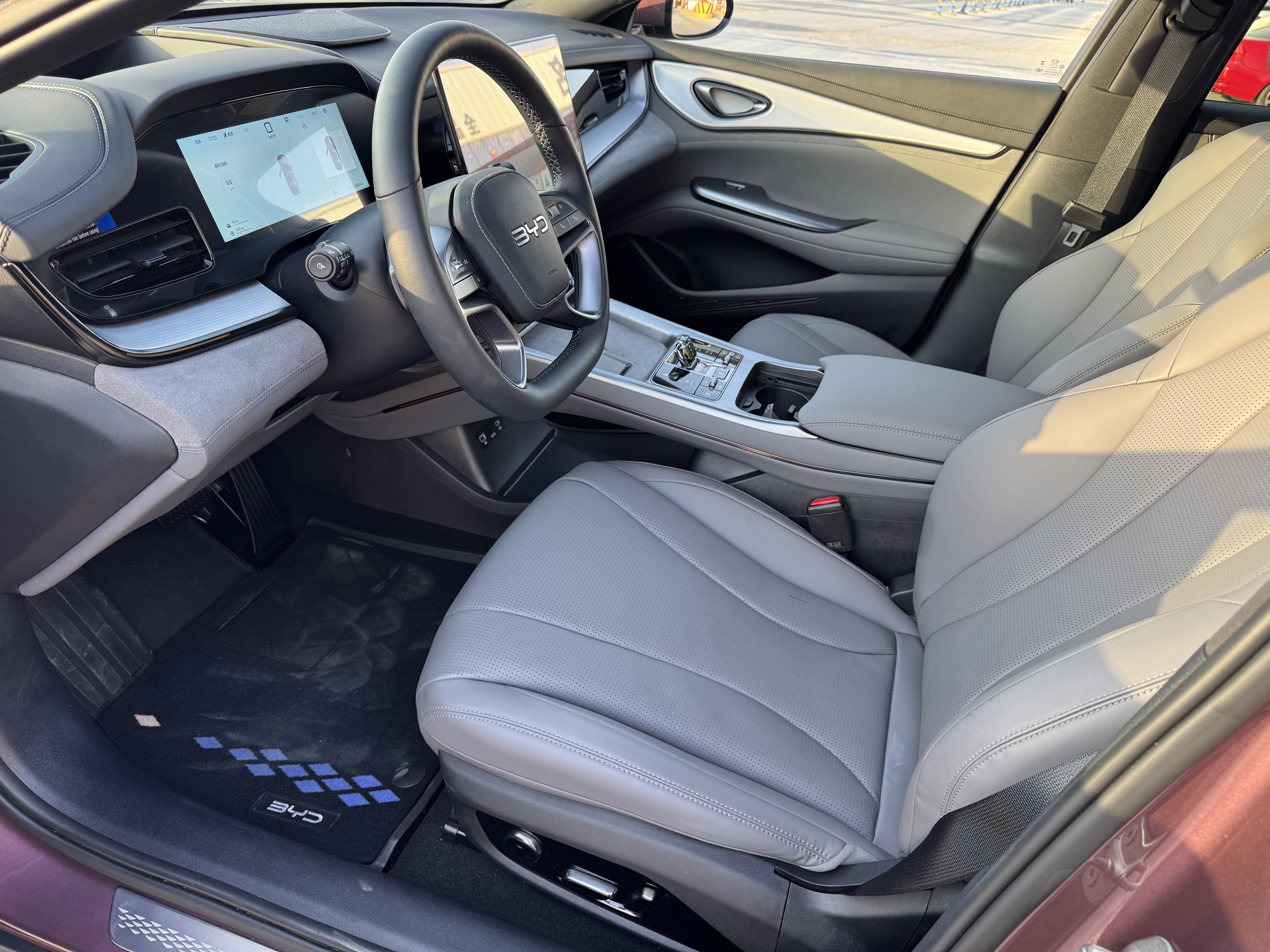 BYD Seal 07 DM-i 2025 car image #11