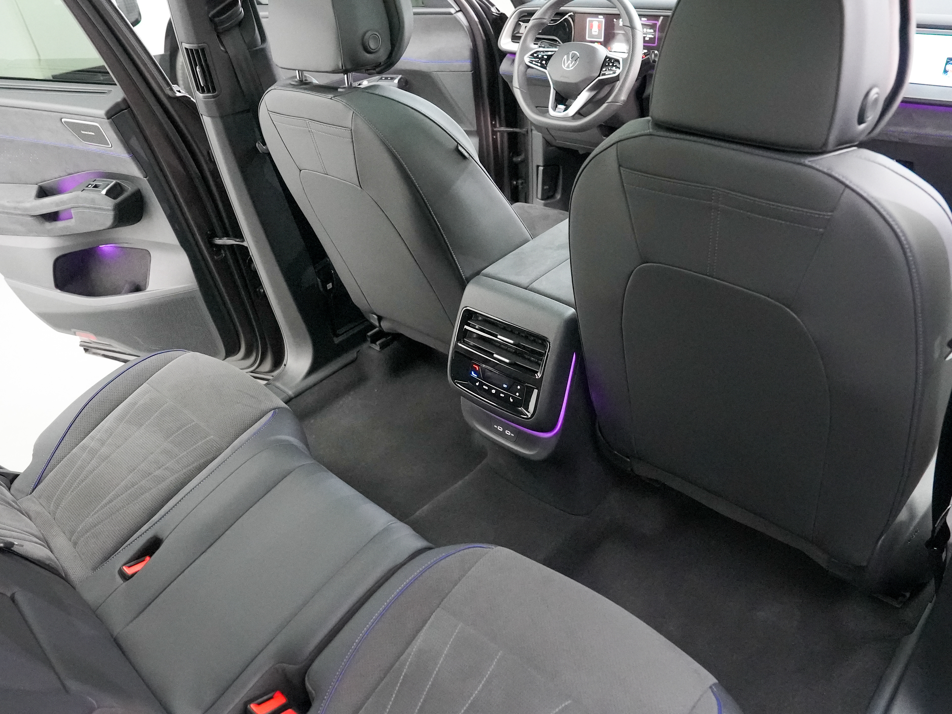 Volkswagen Teramont 2025 car image #11