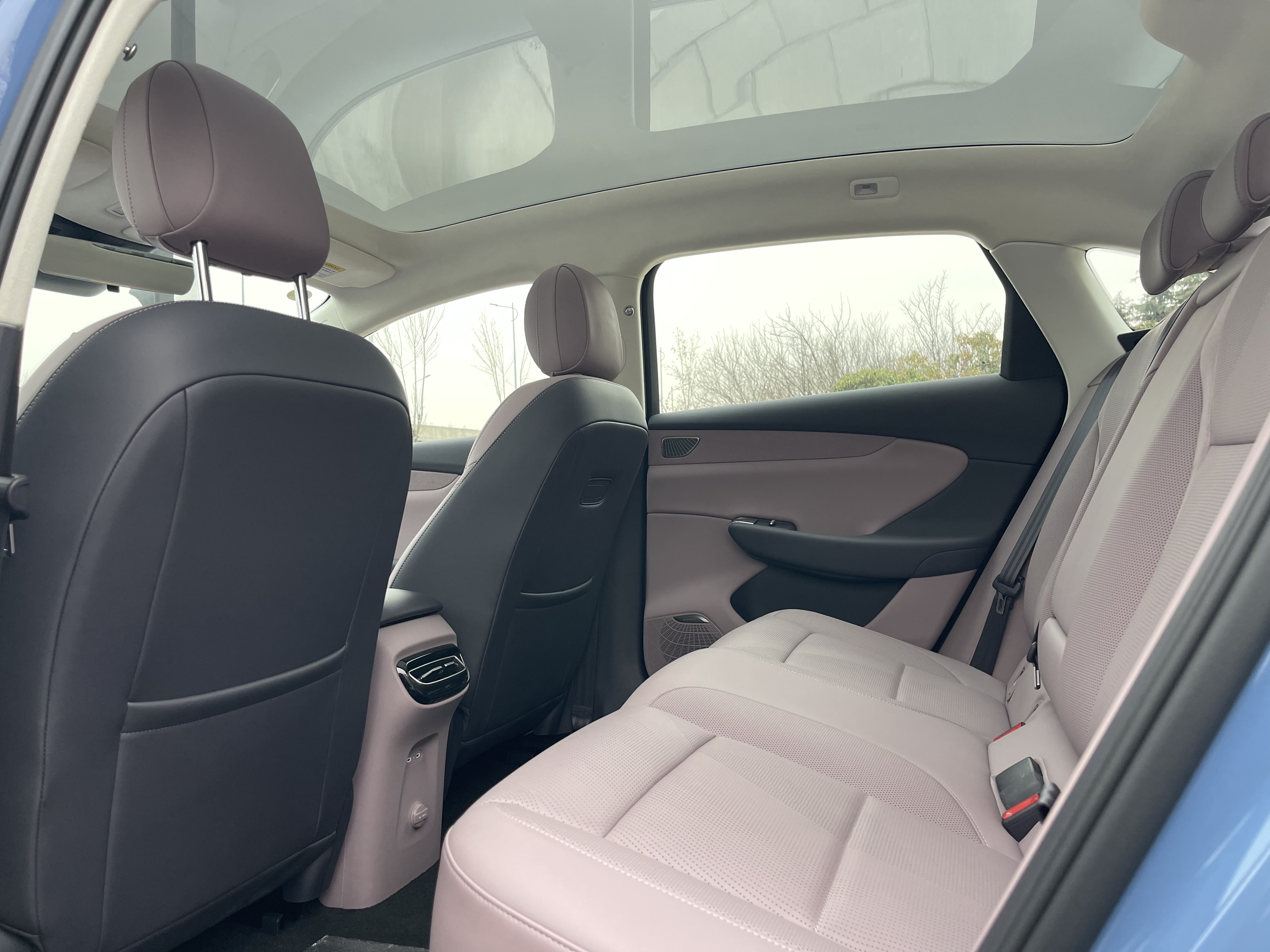 HongQi 2025 car image #11