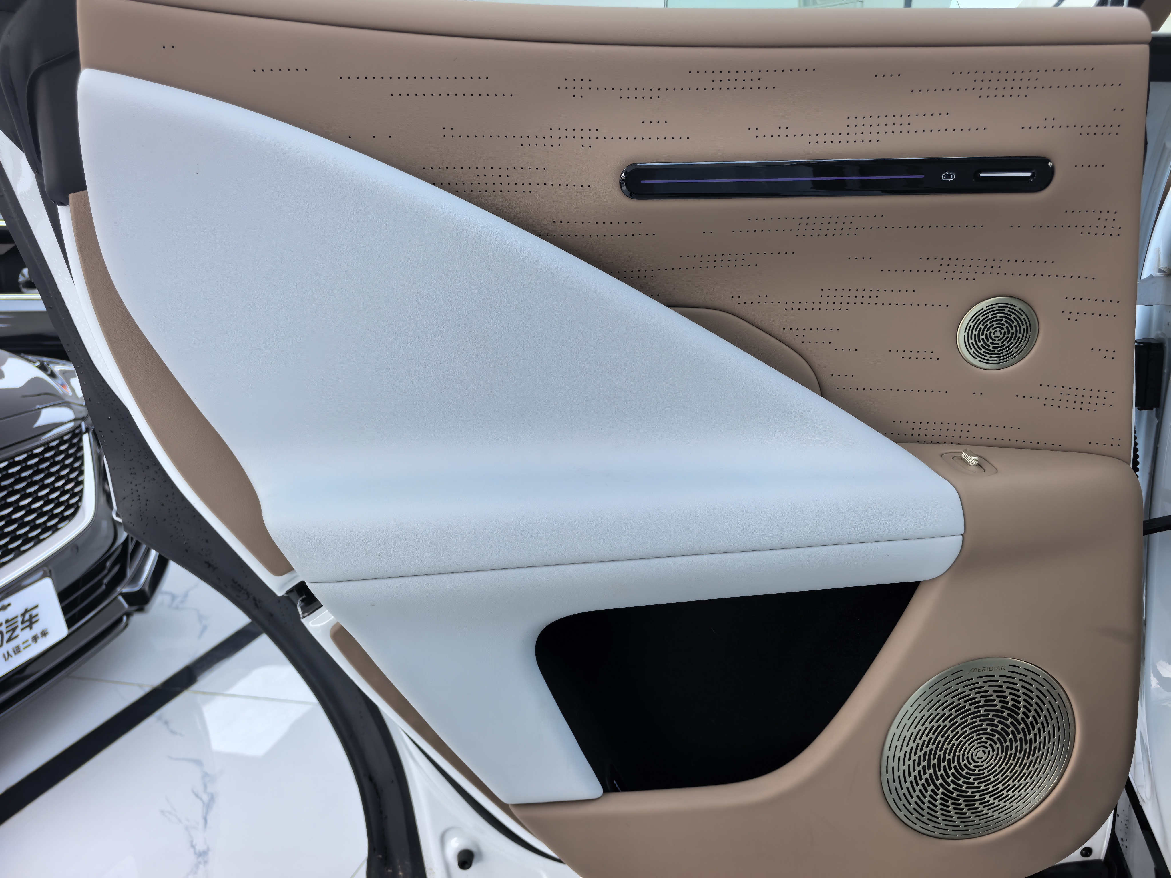 Avatr 07 2025 car image #11