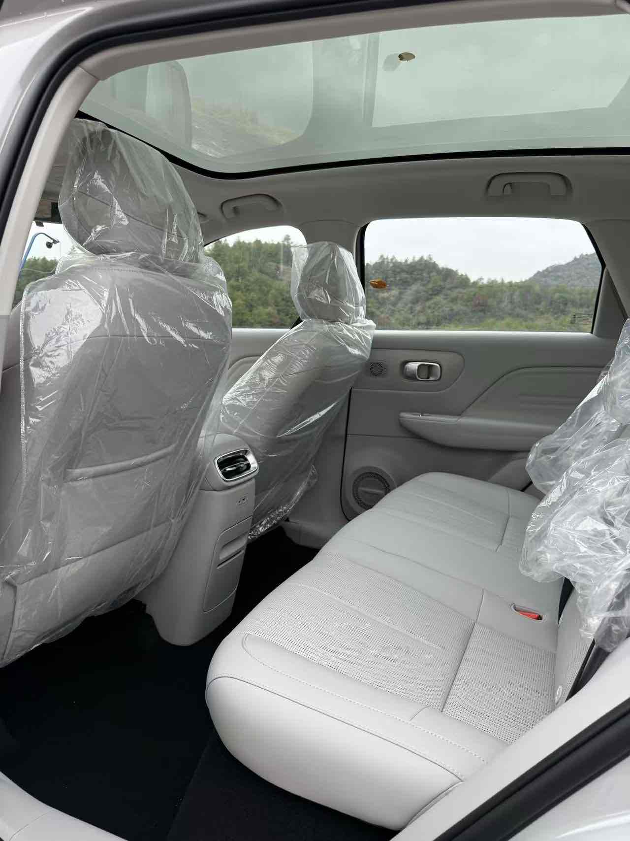 零跑汽车 零跑B10 2025 汽车图片 #11